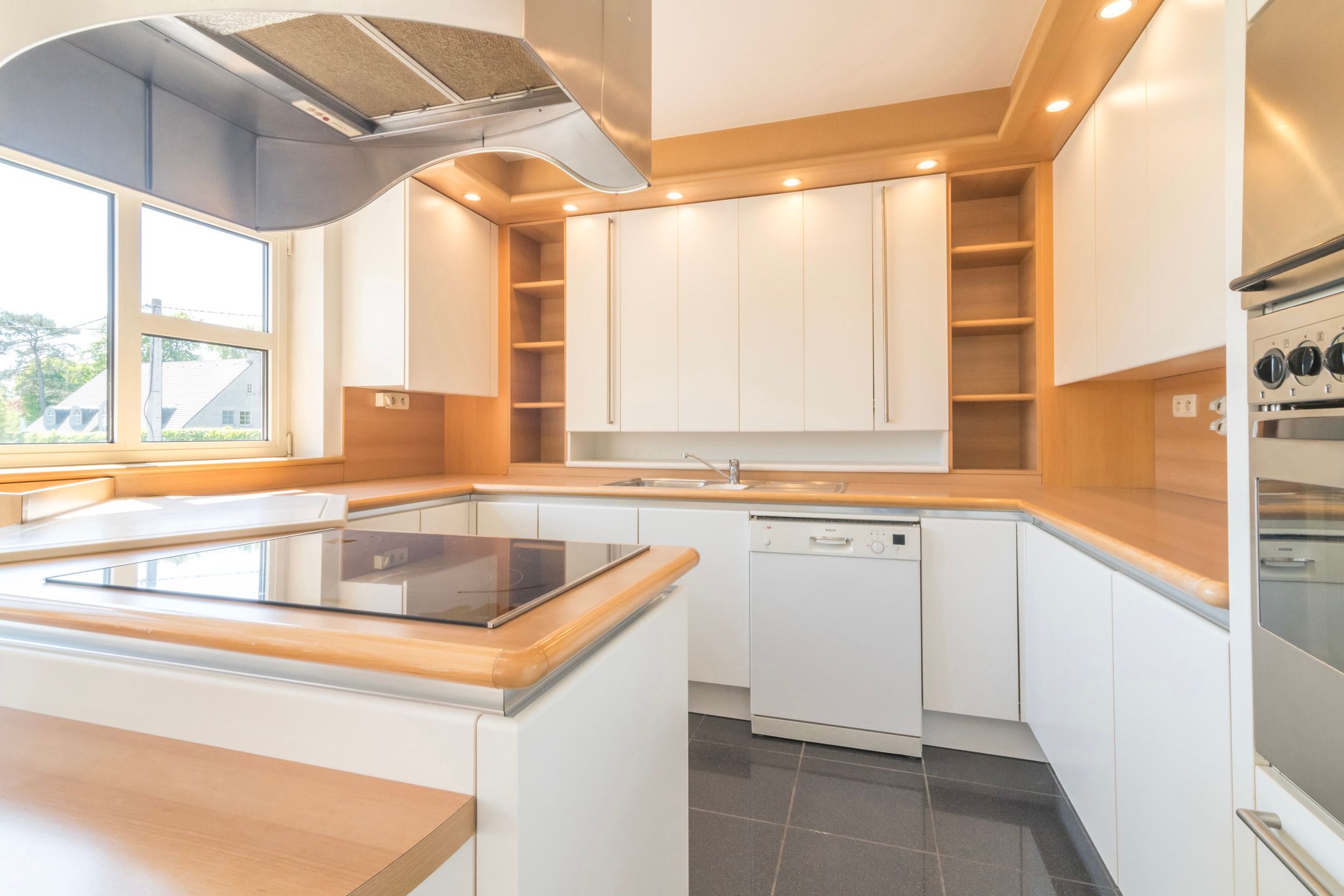 Kantoor- of praktijkruimte met woning op toplocatie foto 9