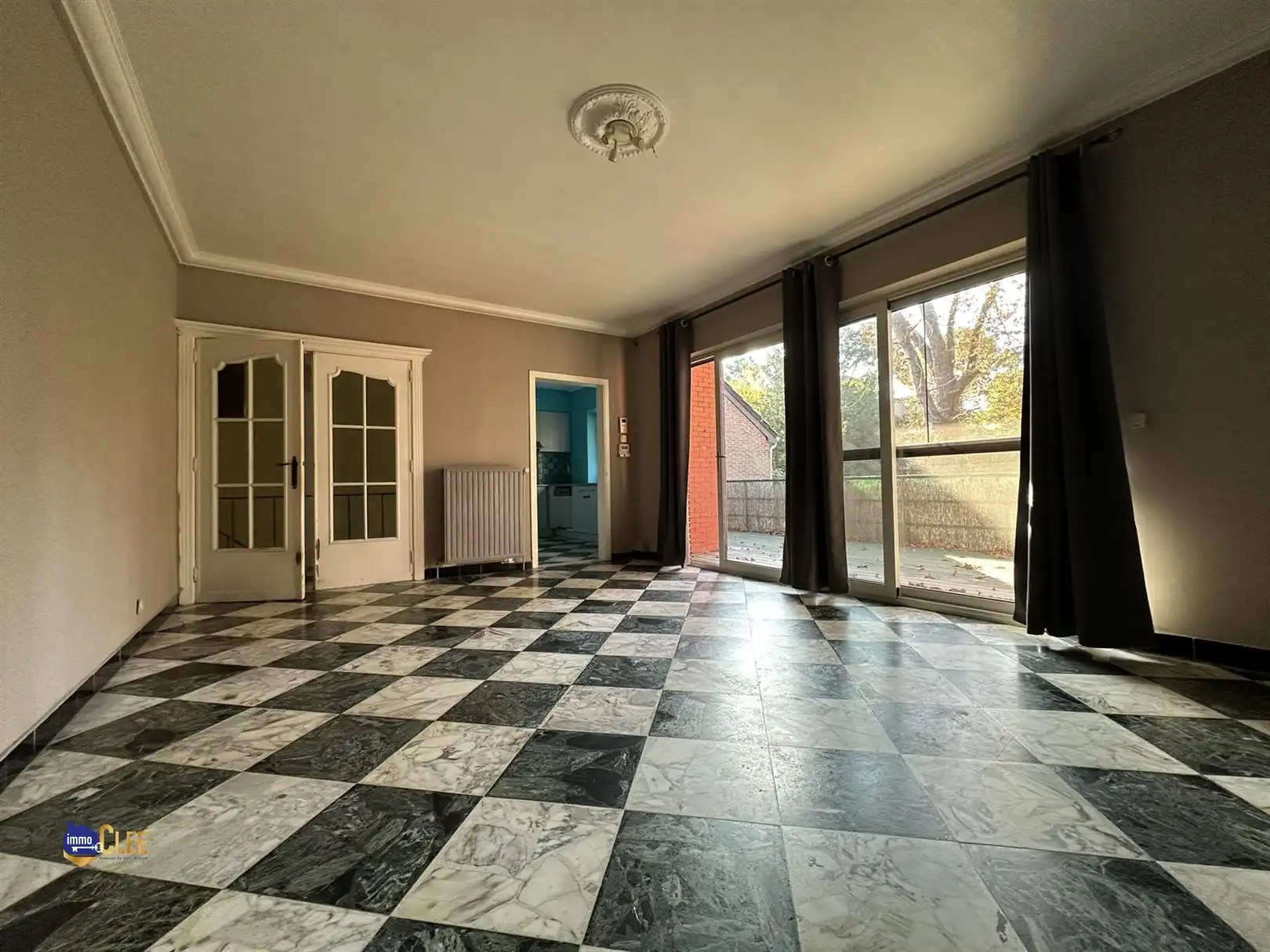 Ruime stadswoning met grote opslagruimte foto 5