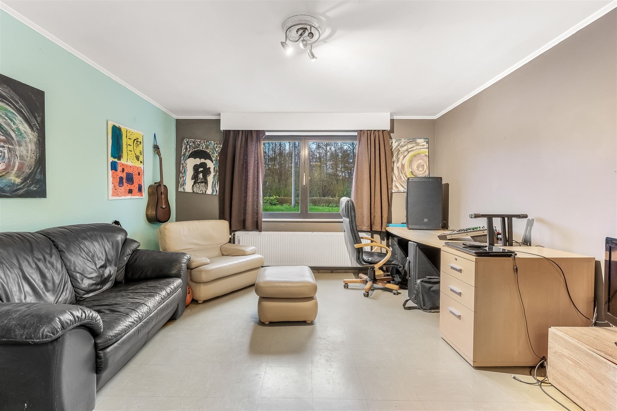 GELIJKVLOERS 2 SLAAPKAMER APPARTEMENT VAN 88M² MET GARAGE. IDEALE OPBRENGSTEIGENDOM! foto 3