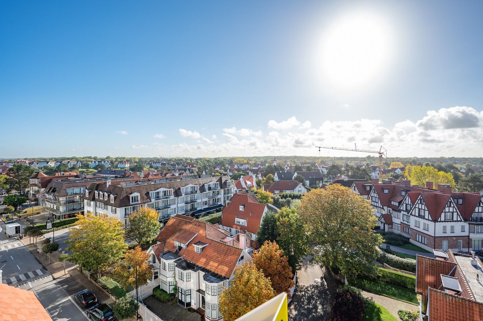 Nieuwbouwappartement gelegen in hartje het Zoute met een prachtig open zicht op de villa's. foto 12