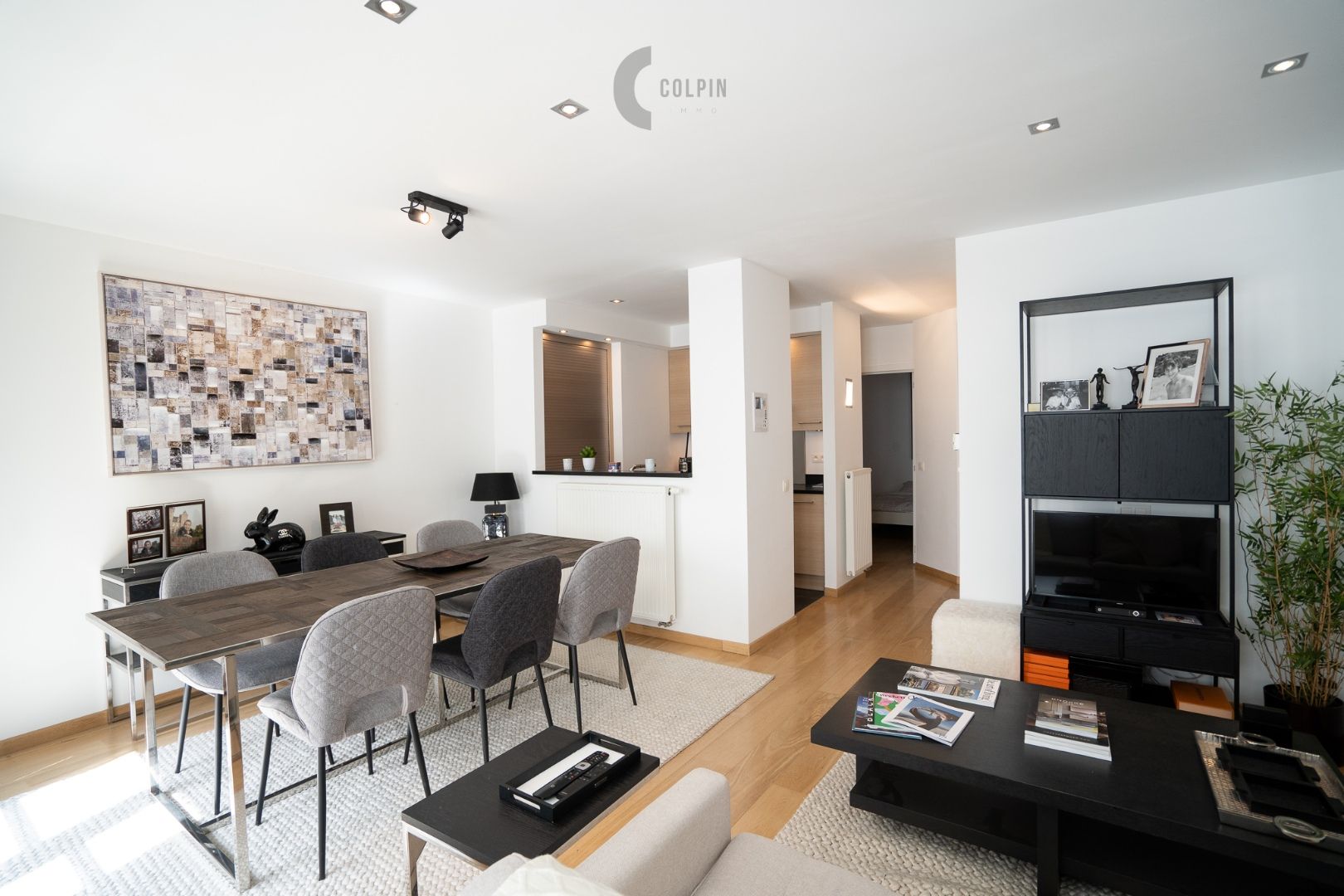 Instapklare duplex gelegen in een zijstraat van de Dumortierlaan foto 3