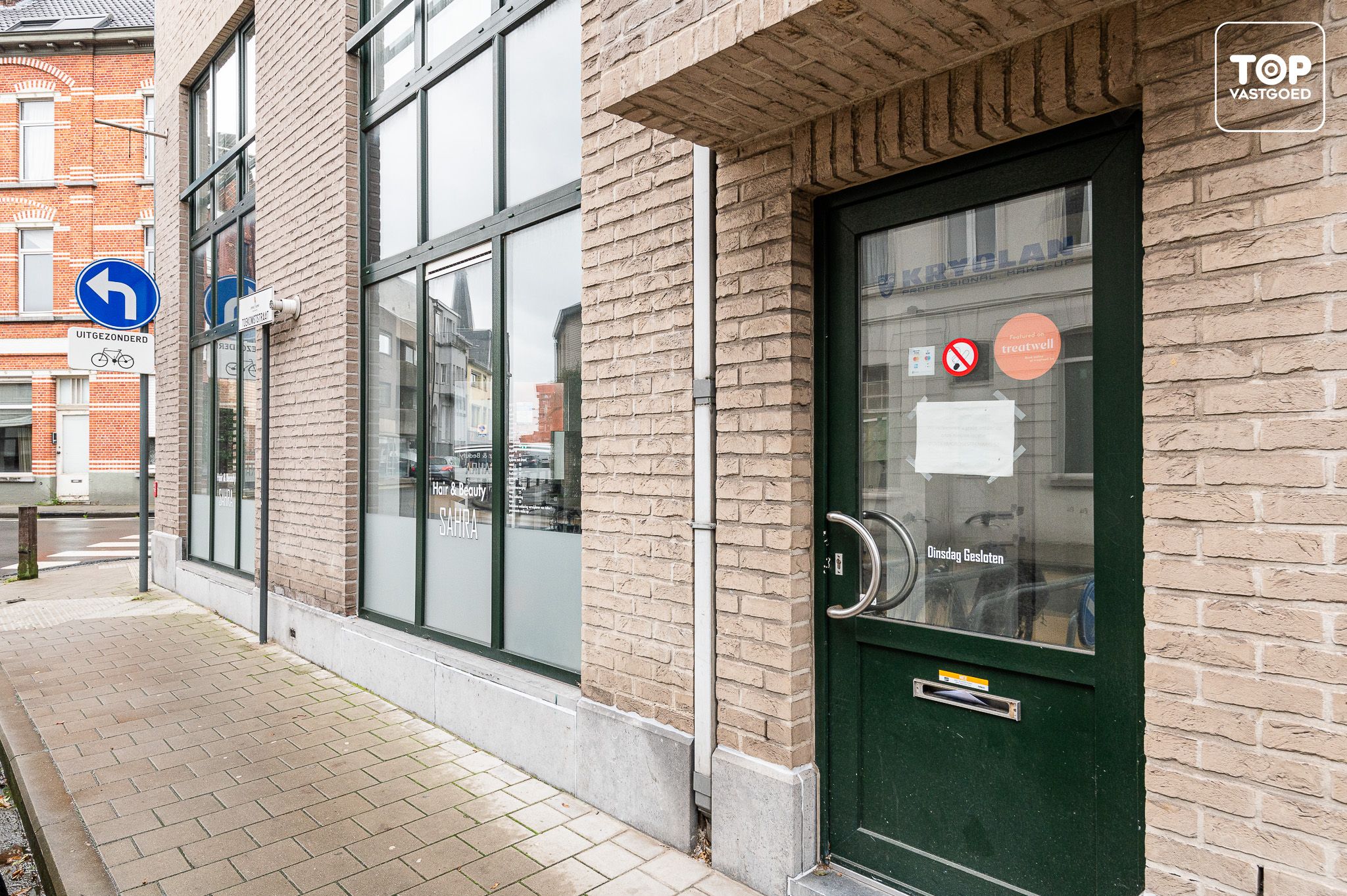 Commercieel interessant gelegen handelspand. Zeer interessant als opbrengsteigendom.  foto 4