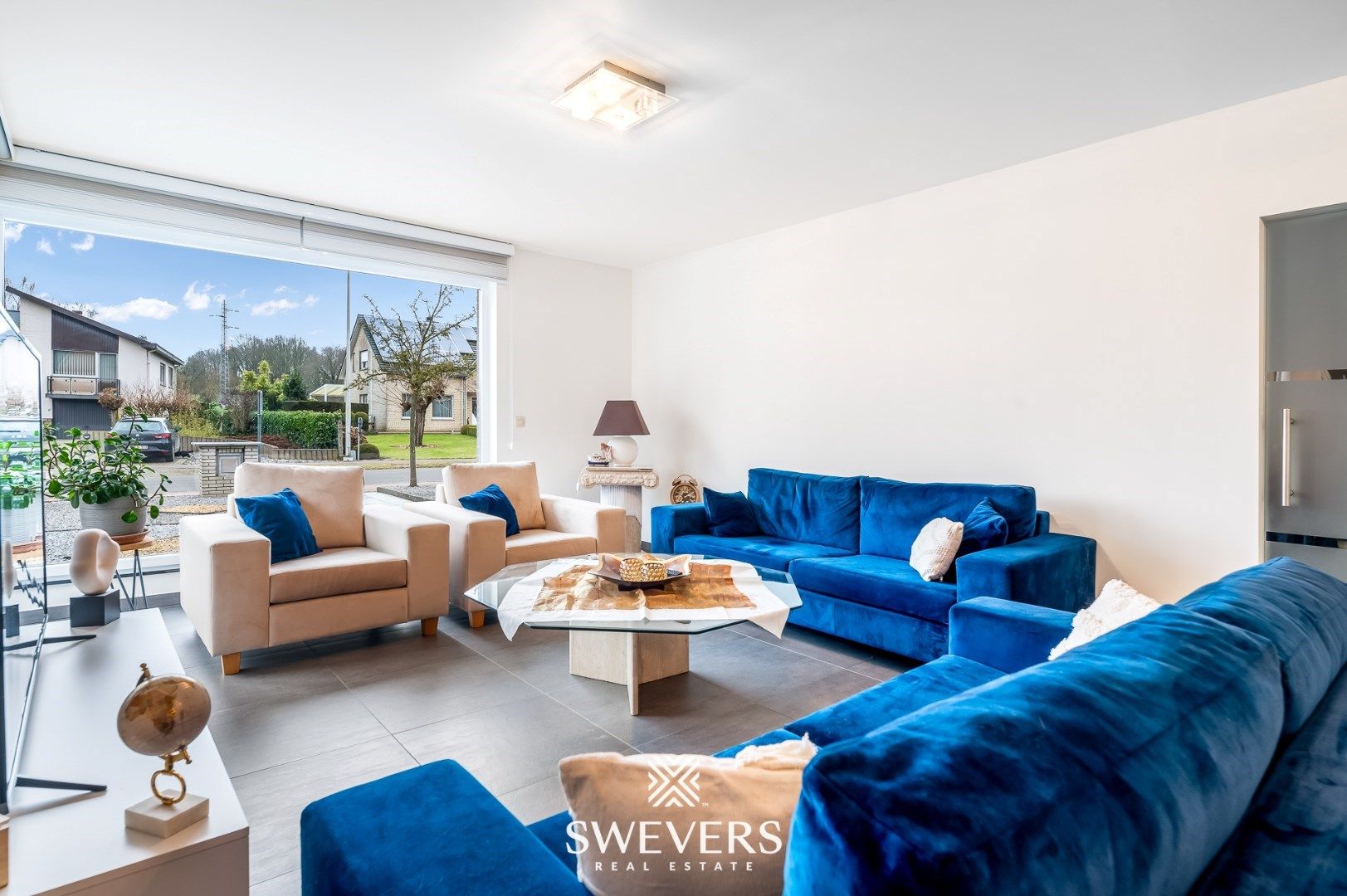 Zeer ruime, instapklare woning met 5 slaapkamers en 3 badkamers in Heusden-Zolder foto 4