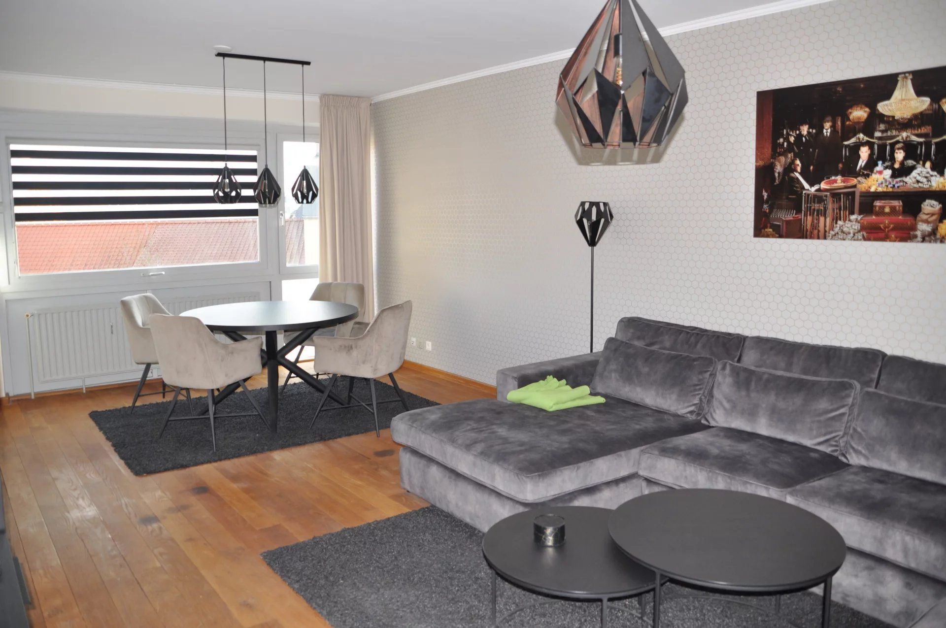 VERRASSEND APPARTEMENT MET 3 SLPK'S EN PARKEERPLAATS IN LANAKEN CENTRUM foto 2