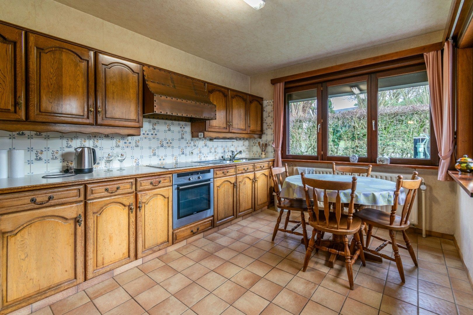 Een degelijke, vrijstaande woning te Lembeek! foto 12