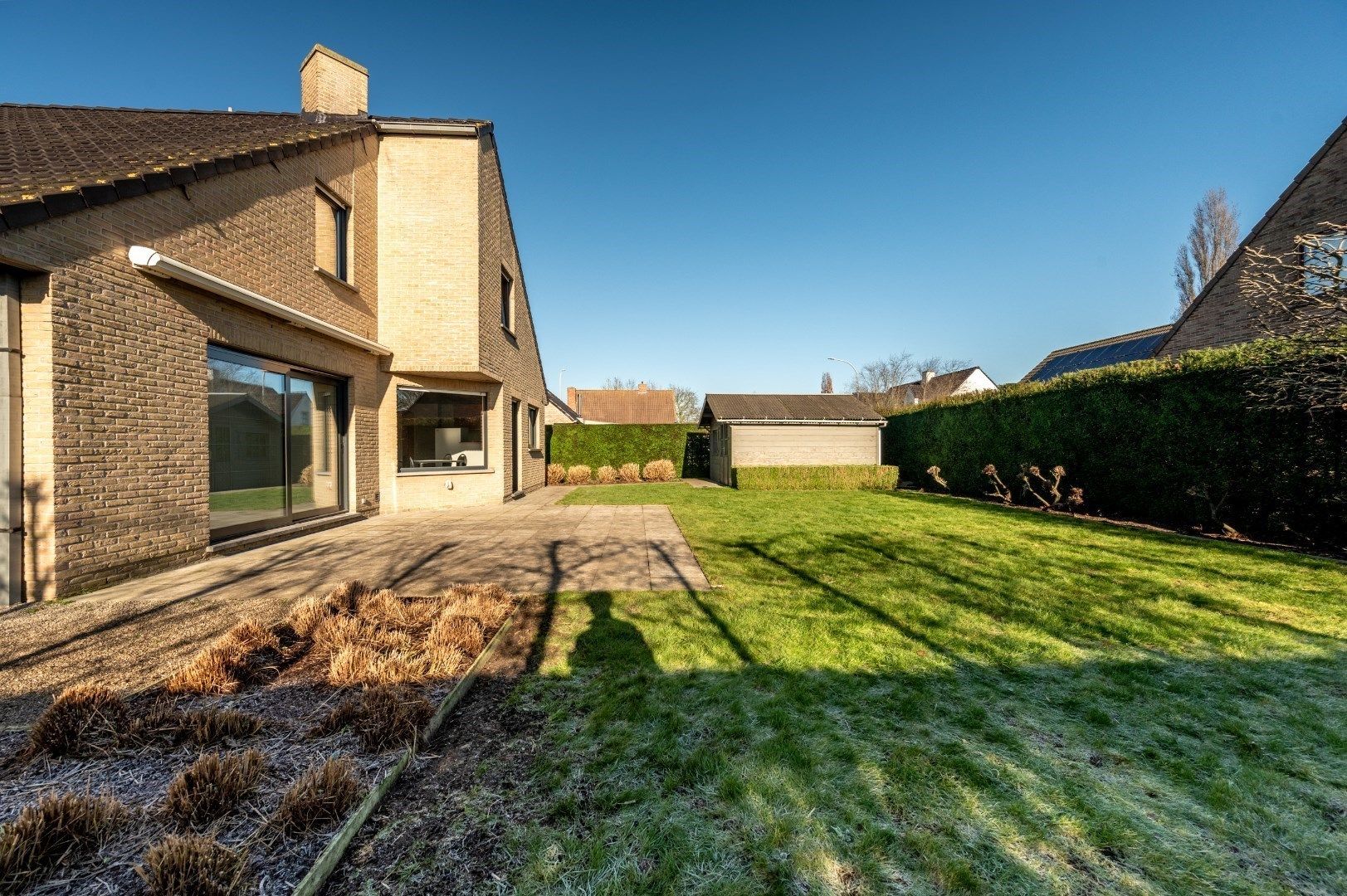 Instapklare woning met inpandige garage, 4 slk + bureau en zonnige ligging. foto 5