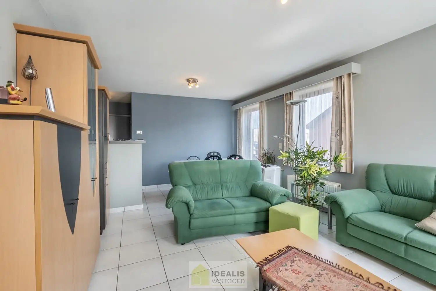 IDEALIS VASTGOED – Handelsruimte/showroom met 2 appartementen gelegen op een perceel van 6a 47ca op een commerciële zichtlocatie op het ‘Lindel’. foto 10