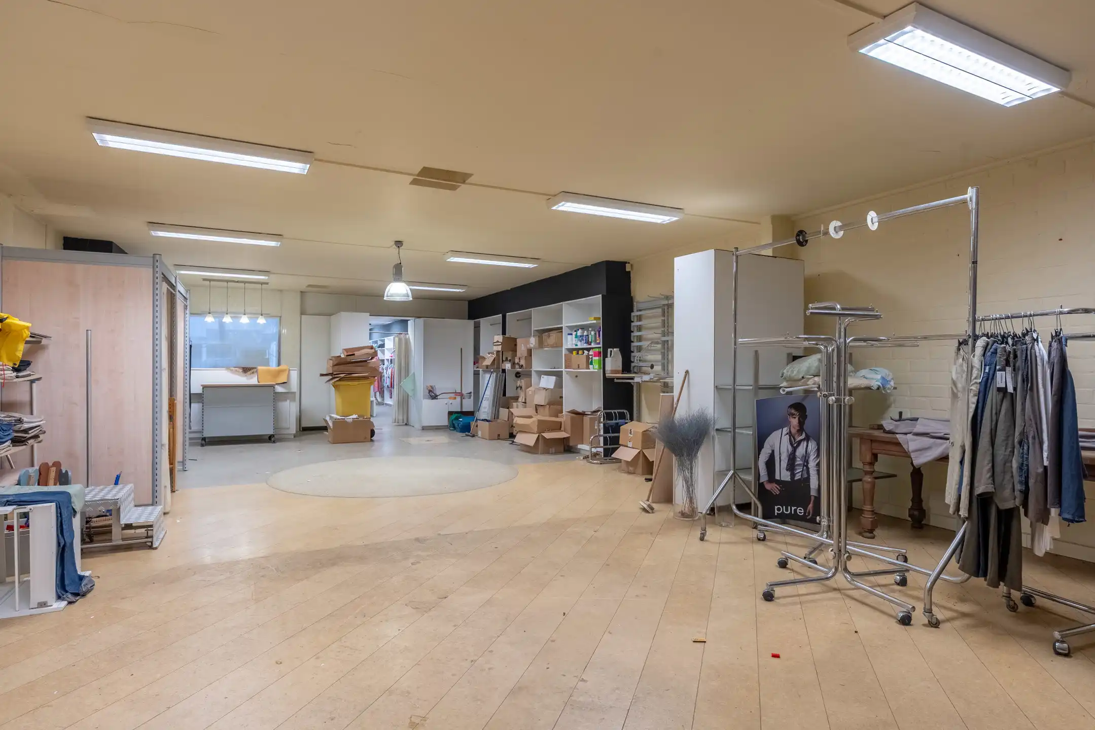 Goed gelegen gelijkvloers handelspand van maar liefst 436m² foto 20