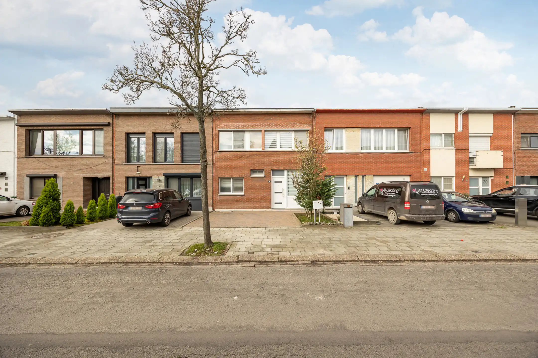 Instapklare gezinswoning met 3 slaapkamers foto 2