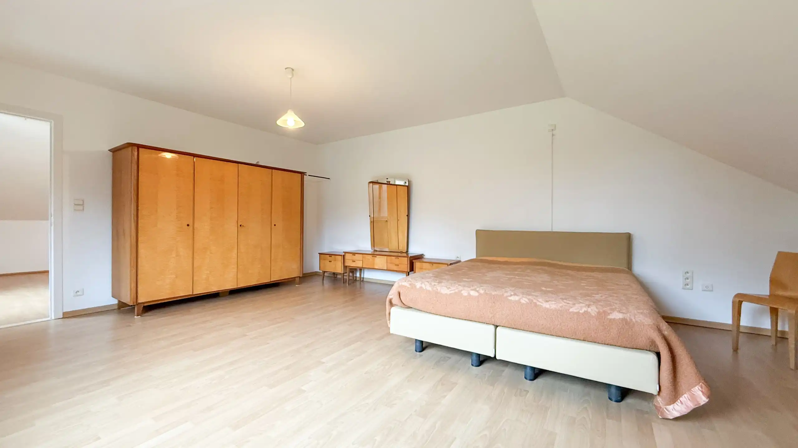 Gezinswoning met ruime garage op riant perceel te Beringen! foto 37