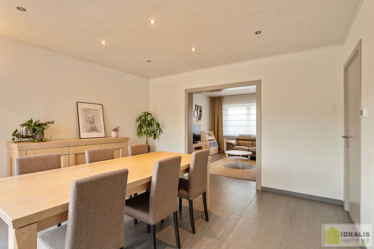 IDEALIS VASTGOED – Instapklare eengezinswoning met een lichtrijke leefruimte, 3 ruime slaapkamers (mogelijks 4), 2 badkamers op een fijn zuid-oost georiënteerd perceel! Deze woning bevindt zich op een perceel van 5a 19ca in een rustige en gezinsvriendelijke woonstraat! foto 11