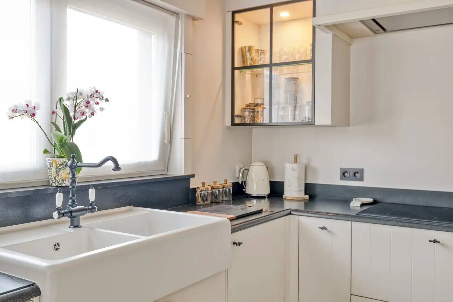 INSTAPKLAAR APPARTEMENT MET GARAGE foto 13