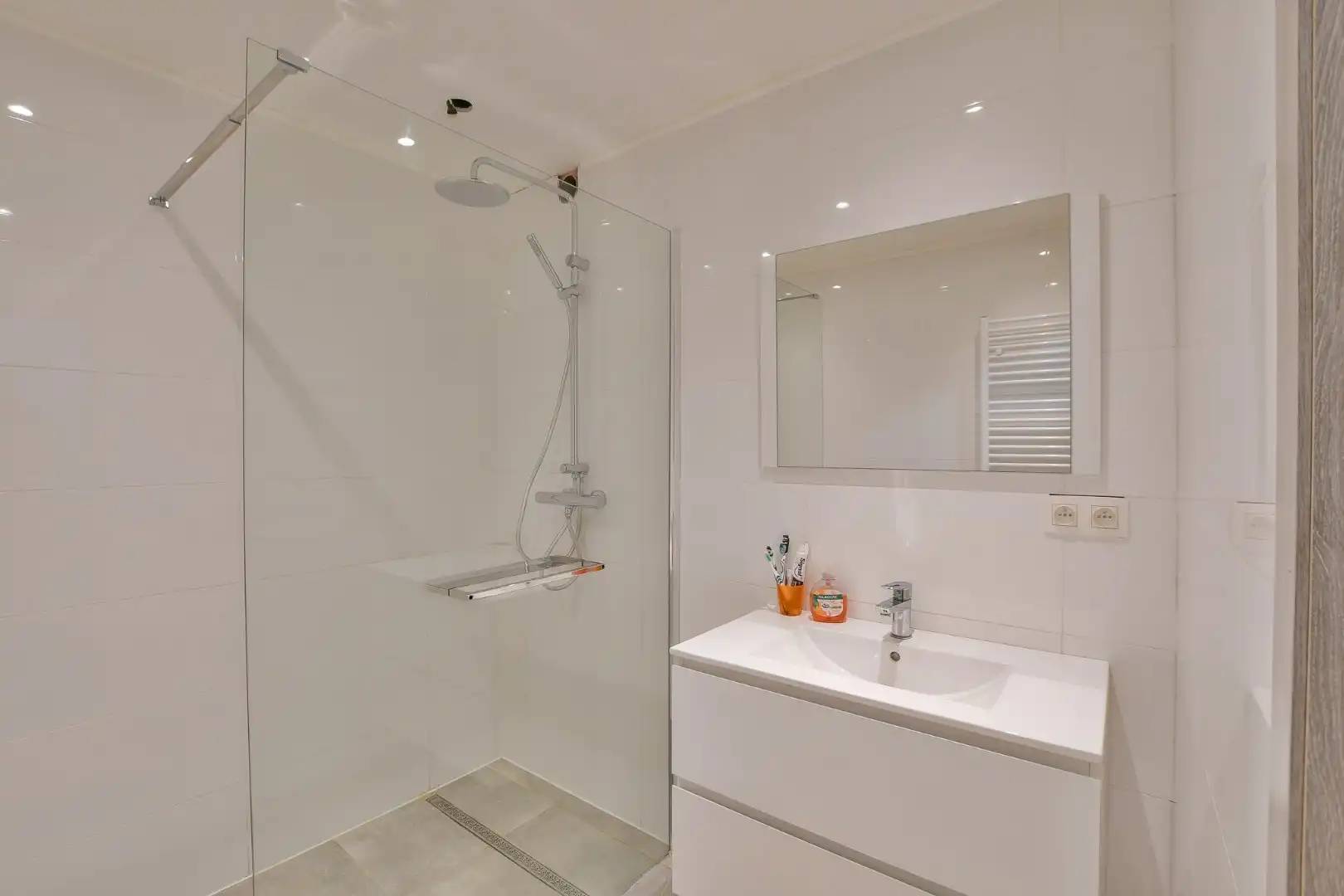 Gelijkvloers 2-slaapkamerappartement foto 11