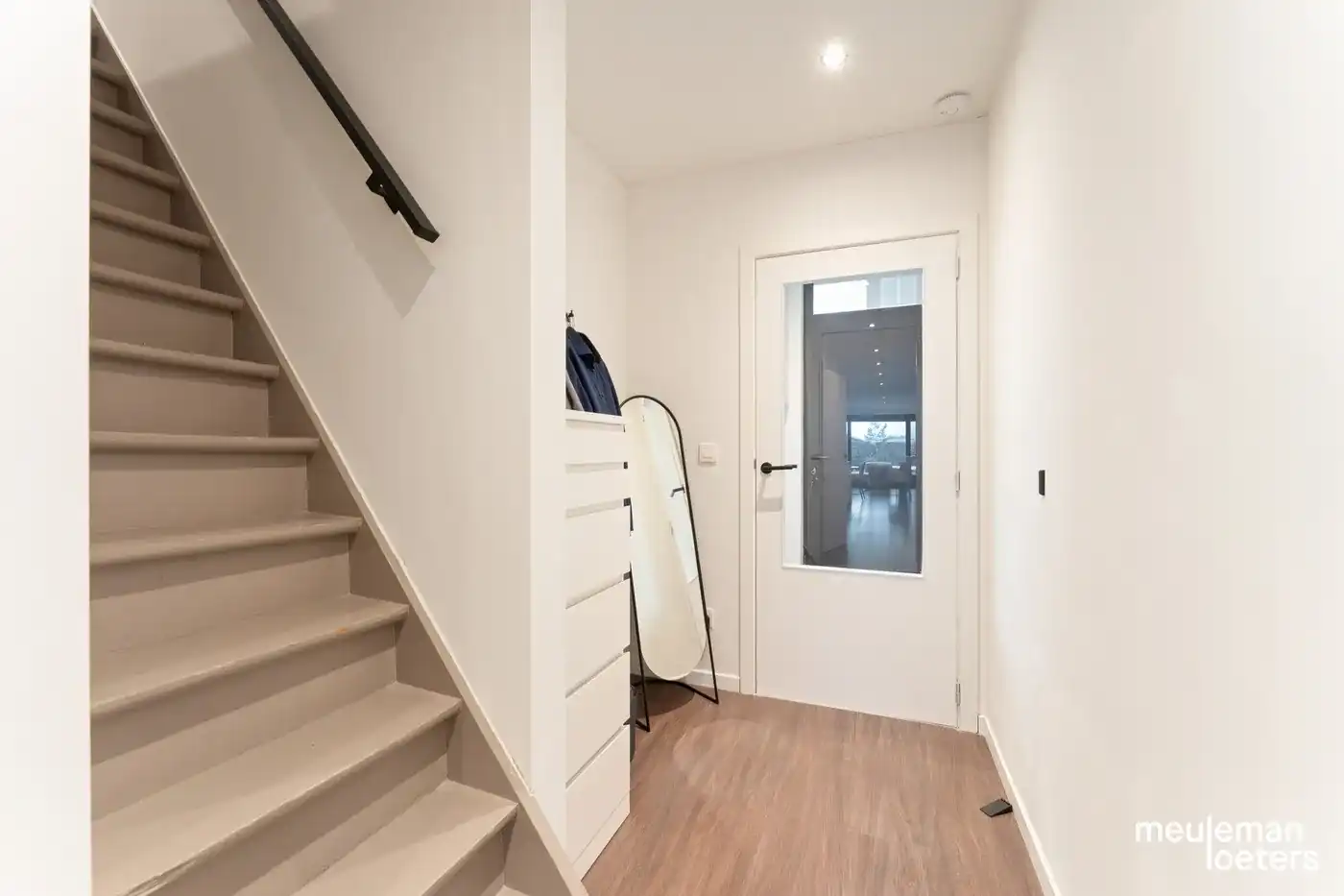 Volledig gerenoveerde woning met hedendaags comfort foto 5