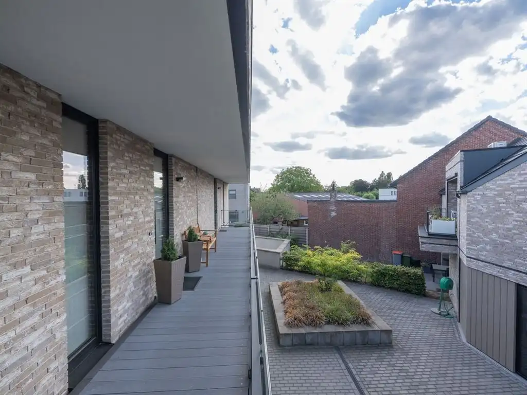 Recent en praktisch ingedeeld appartement met zonnig terras foto 6