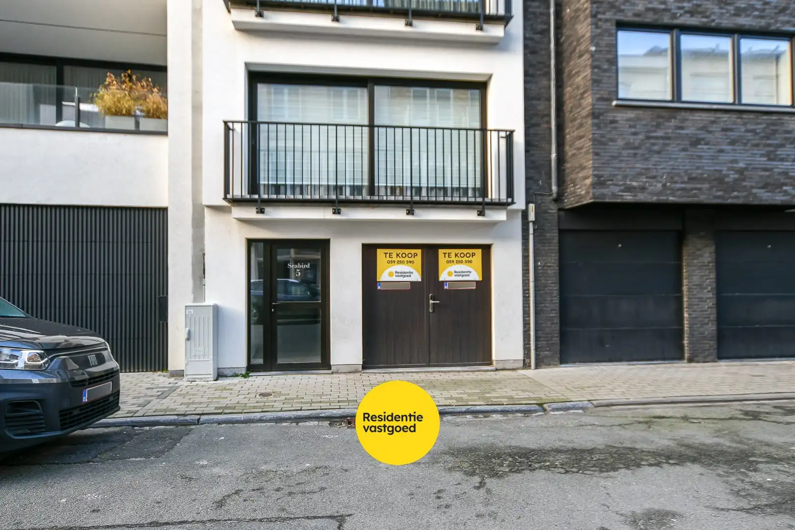 Ruime opslagruimte/garage van 66 m² op toplocatie in Wenduine! foto {{pictureIndex}}