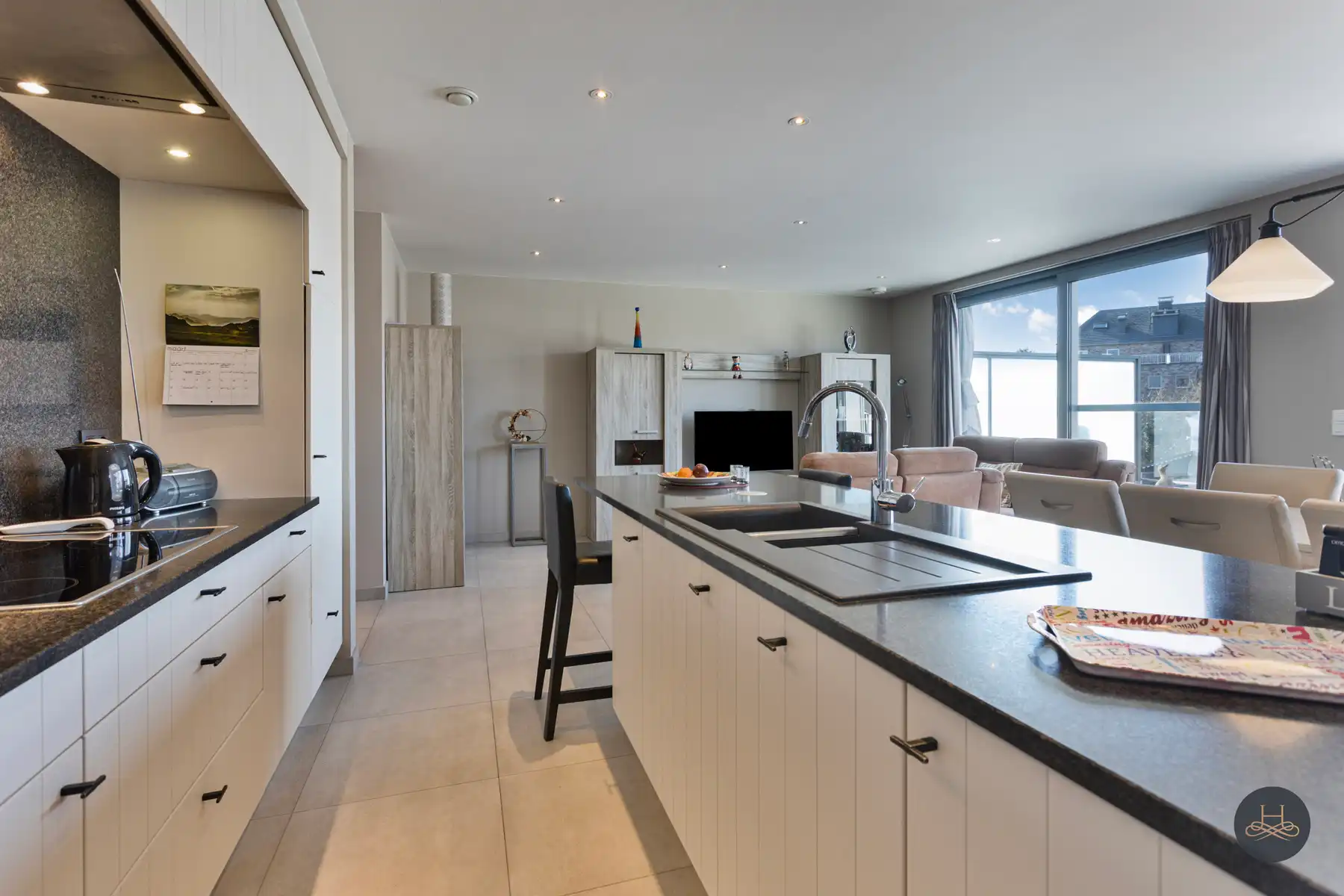 Lichtrijk appartement met groot terras foto 13
