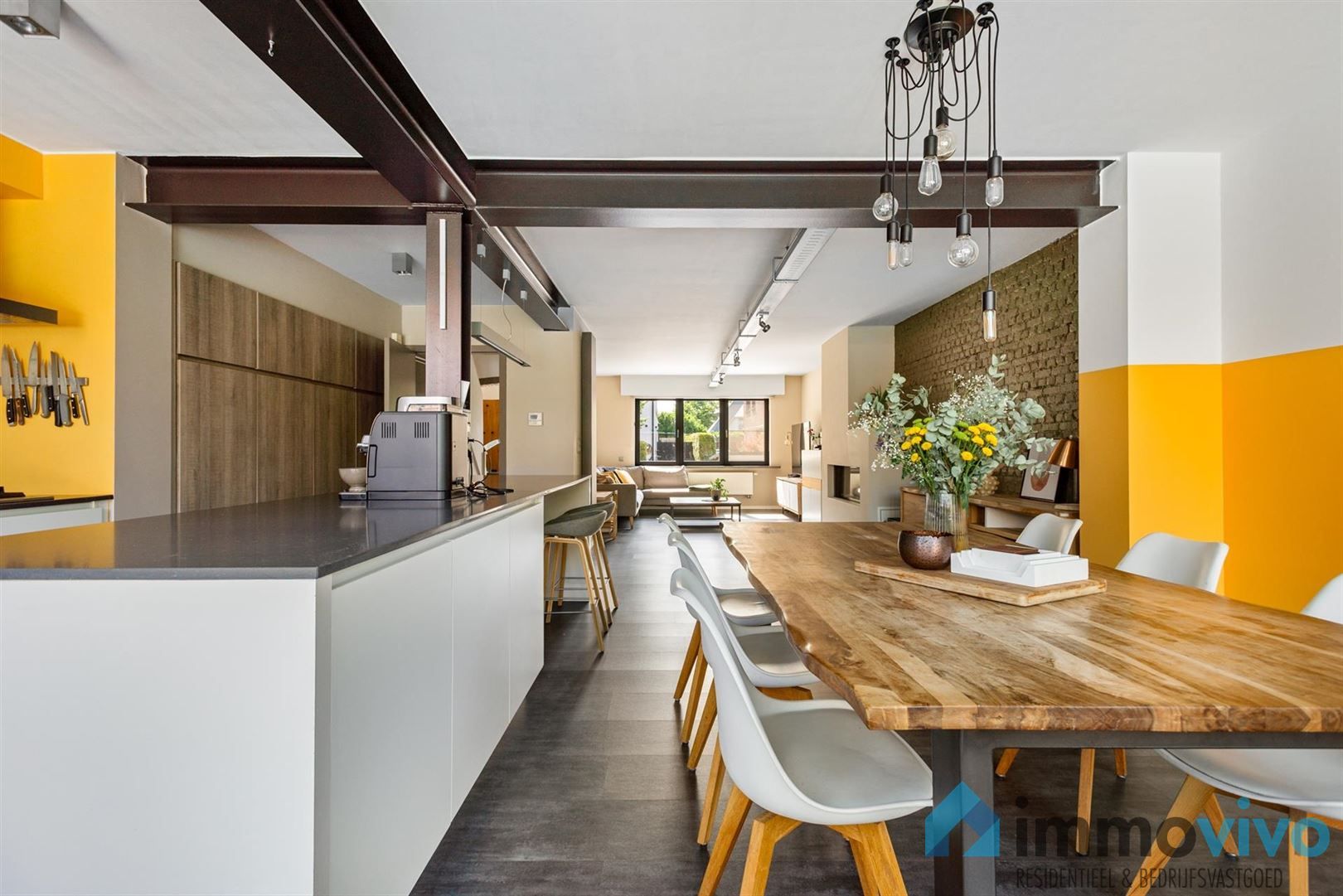 Gerenoveerde woning met zwembad op toplocatie aan Hof Ter Linden foto 9
