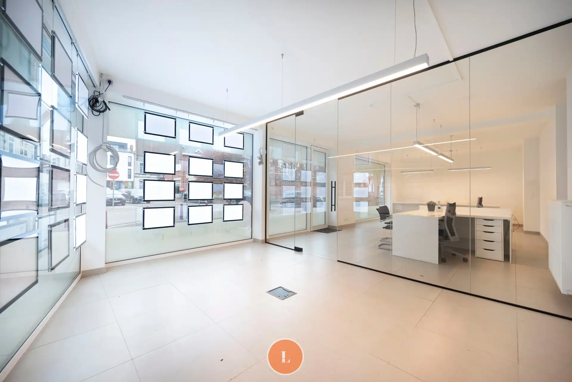 Verzorgde kantoorruimte met uitstekende visibiliteit foto 2