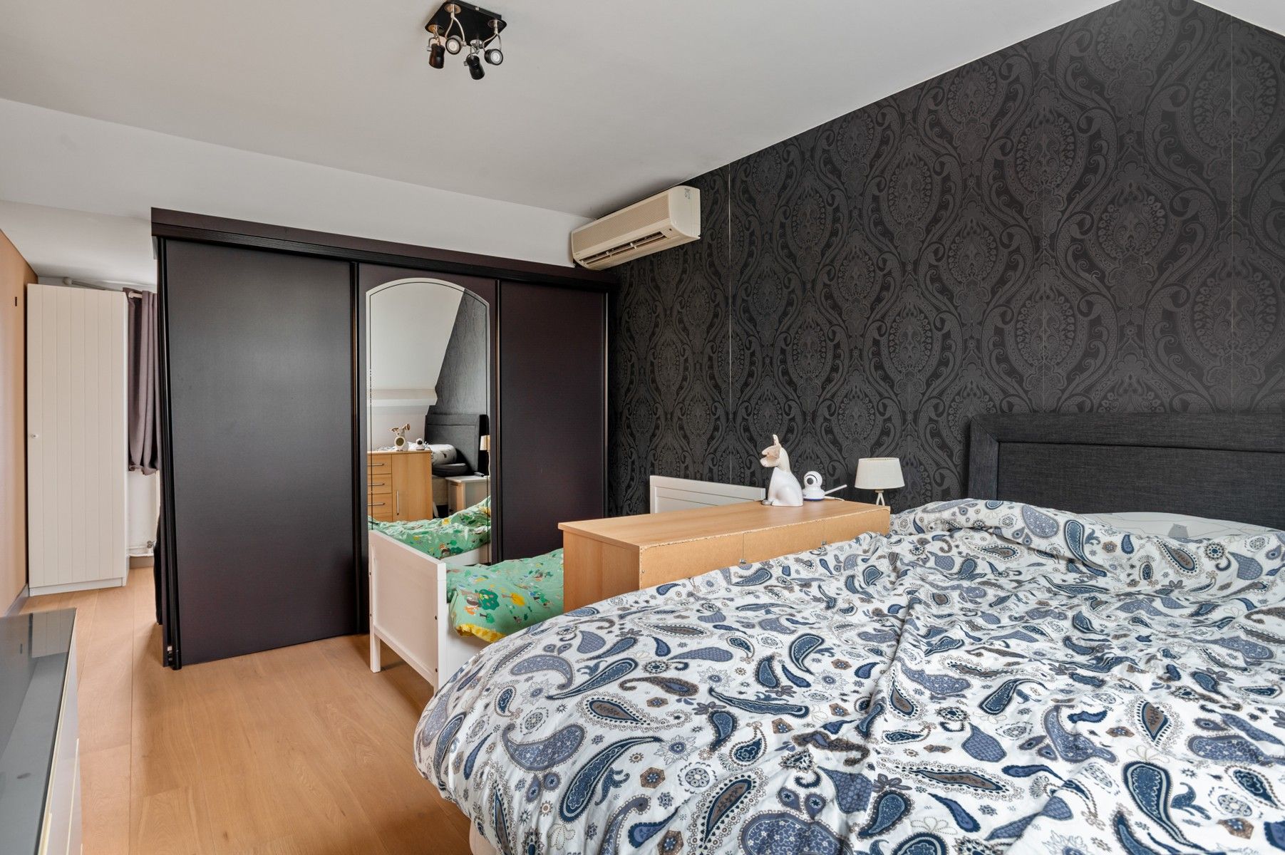 Ruim duplex-appartement met groot terras en staanplaats foto 7