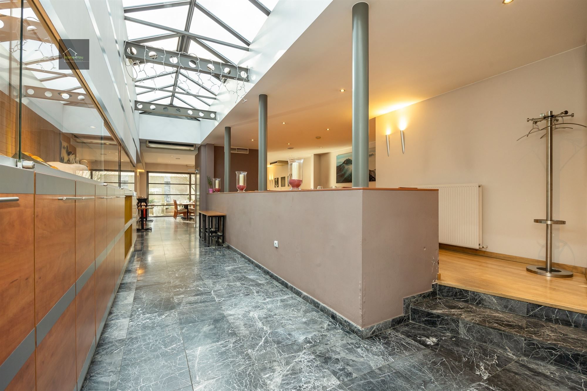 Ruim handelspand op toplocatie foto 6