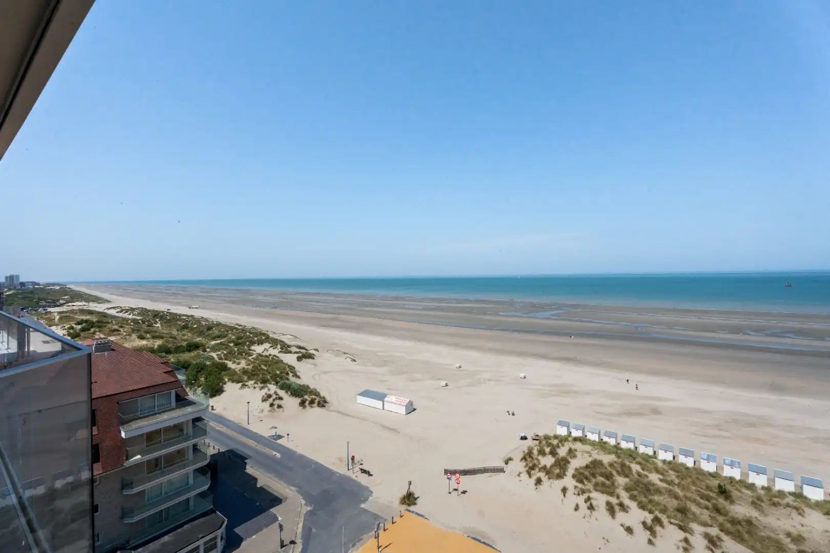 Luxueus gerenoveerd appartement met frontaal zeezicht te Nieuwpoort foto 4