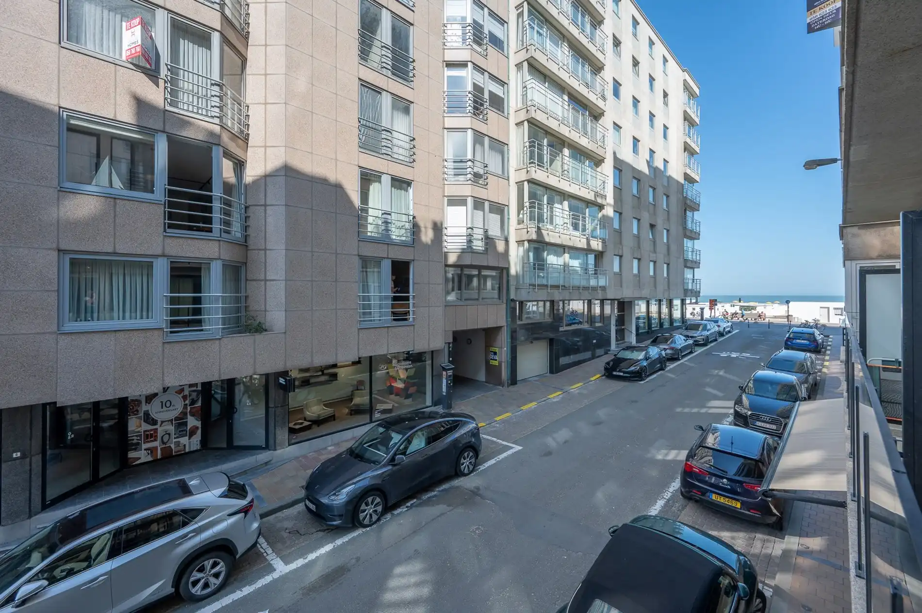 Stijlvol appartement met een gevelbreedte van circa 6 meter genietend van zijdelings zeezicht gelegen aan de Kustlaan.  foto 2