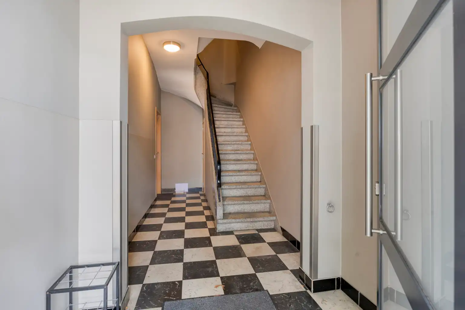  instapklaar 1-slaapkamerappartement met ruim terras foto 2