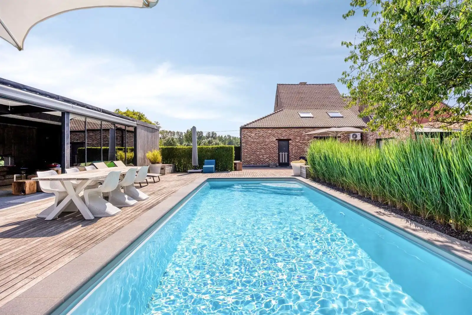 Woning met boomgaard te koop! foto {{pictureIndex}}