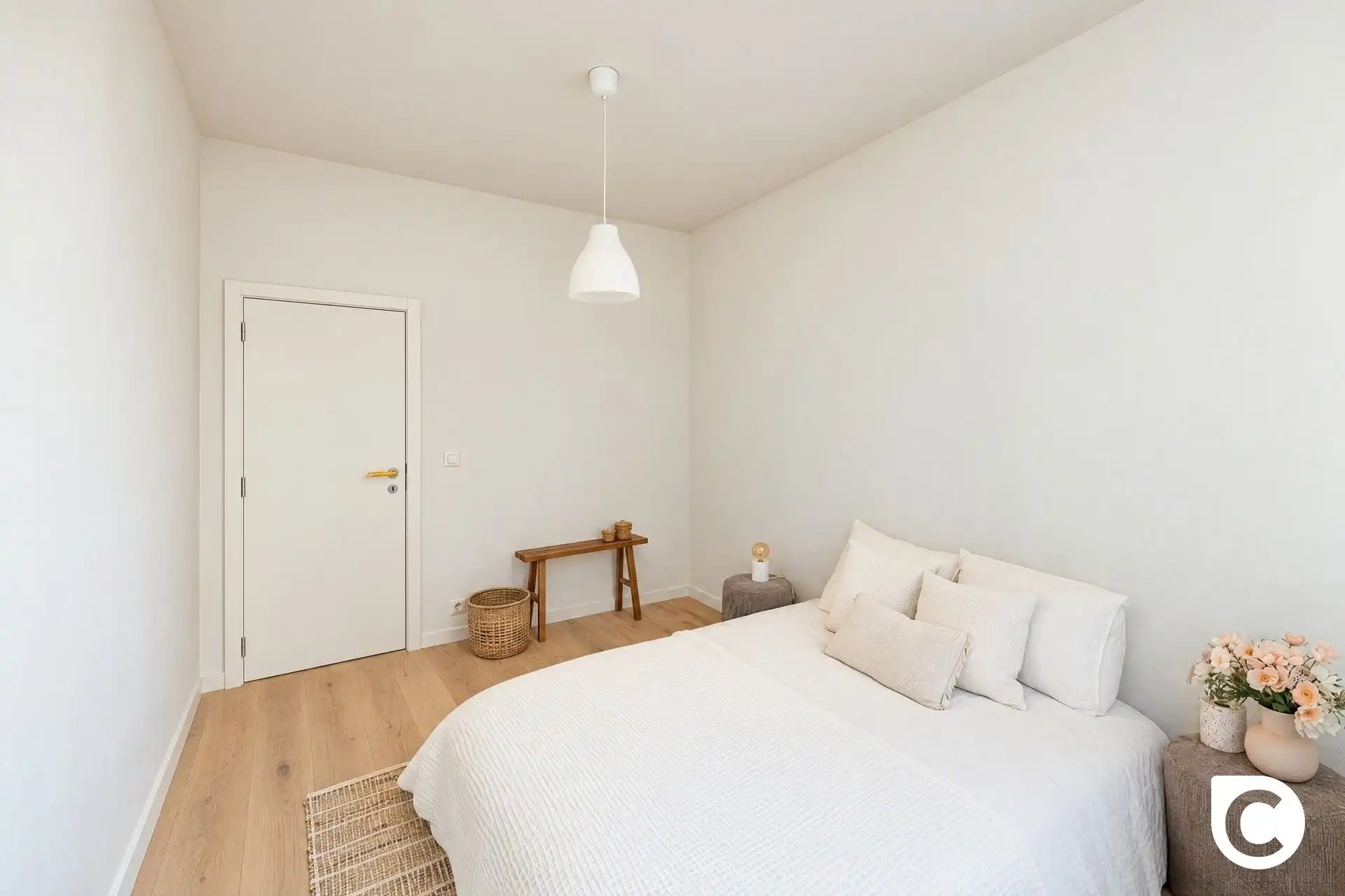 Hoogwaardig gerenoveerd 2 slpk app met terras foto 13