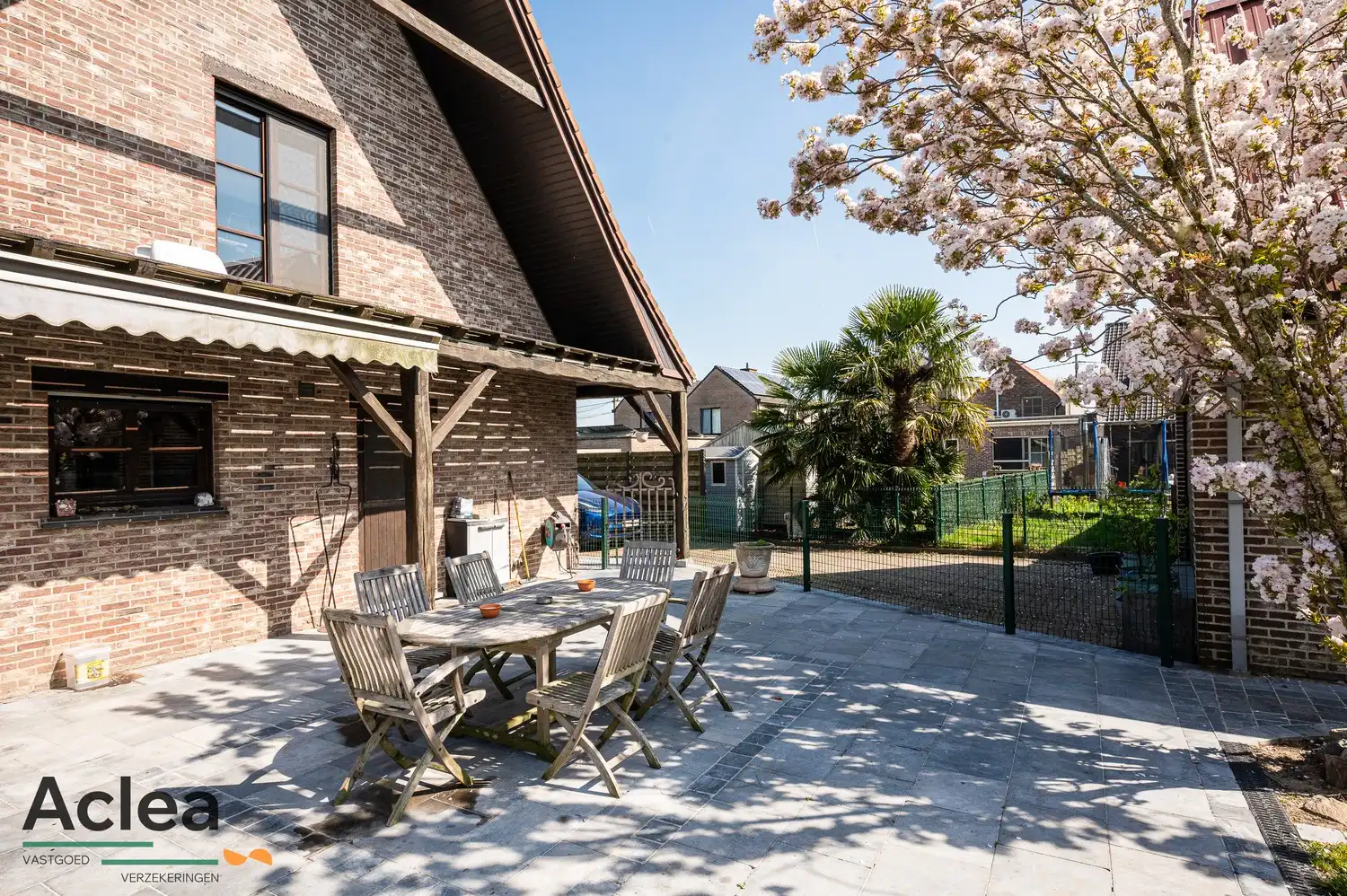 Rustig gelegen villa in landelijke stijl, omgeven door groen en natuur foto 28