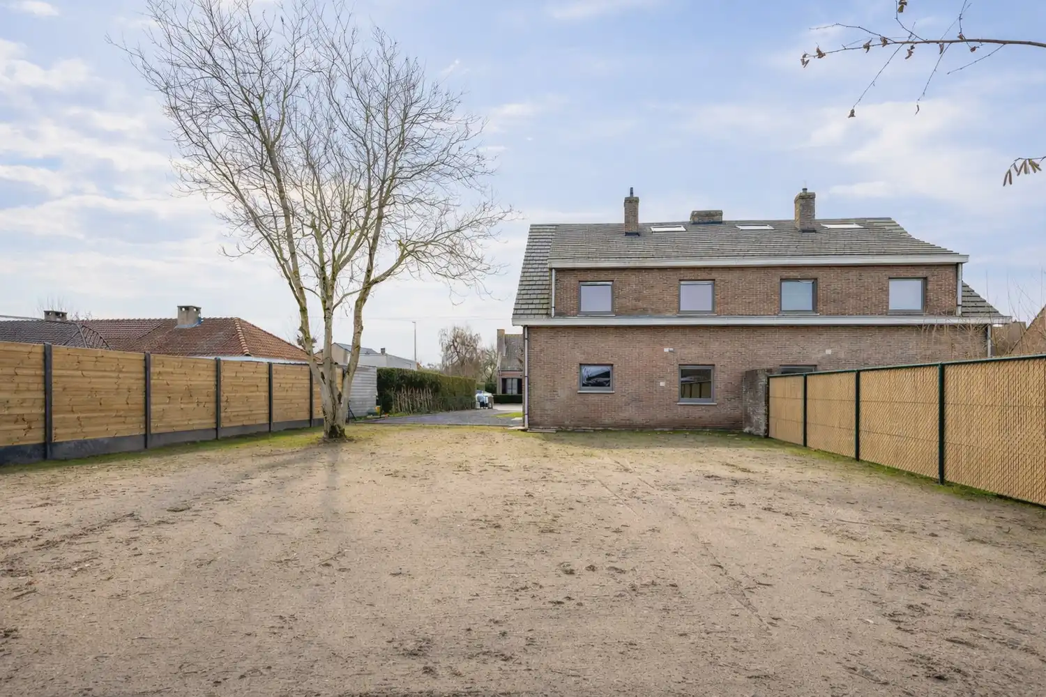 Gerenoveerde gezinswoning met 4 slaapkamers, garage en grote zonnige tuin rustig gelegen vlakbij het centrum van Lochristi. foto 18