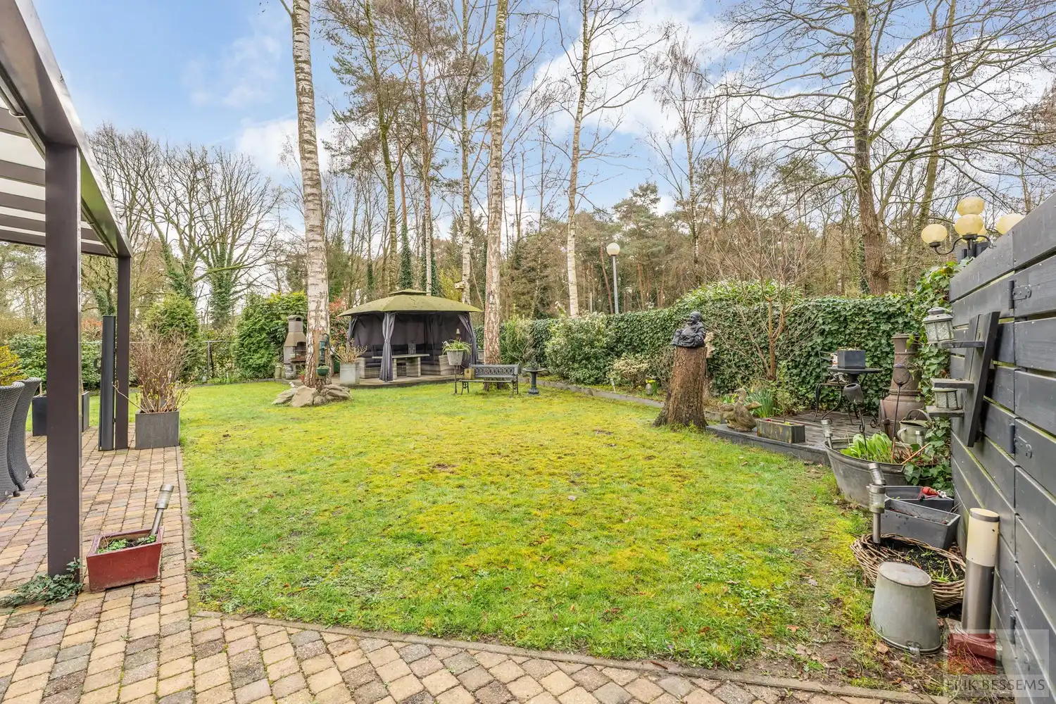 Gelijkvloerse vakantiewoning met een woonoppervlakte van 78 m², gelegen op een ruim perceel van 551 m². foto 23