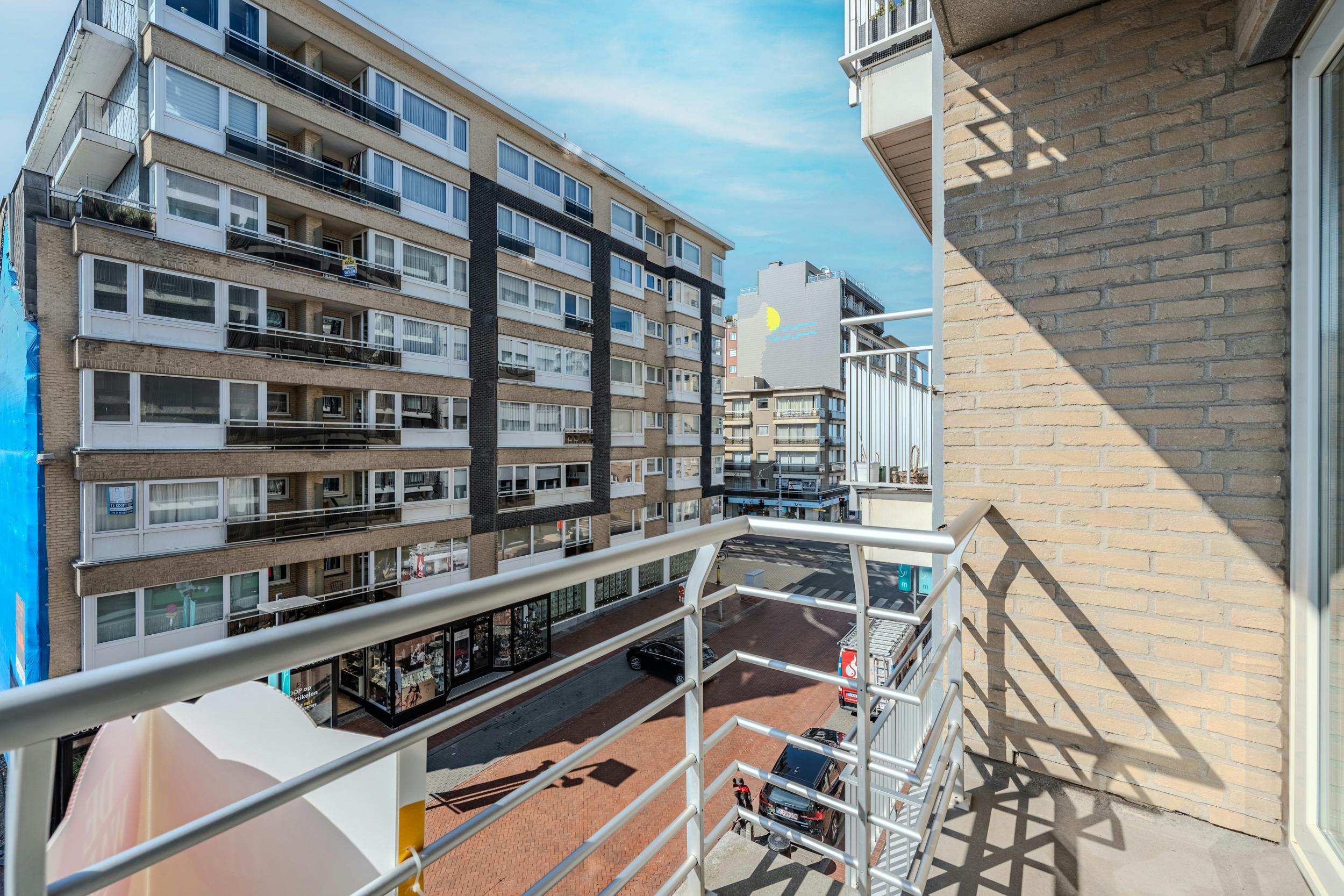 Instapklaar appartement met 1 slaapkamer, terras en zijdelings zeezicht! foto 12