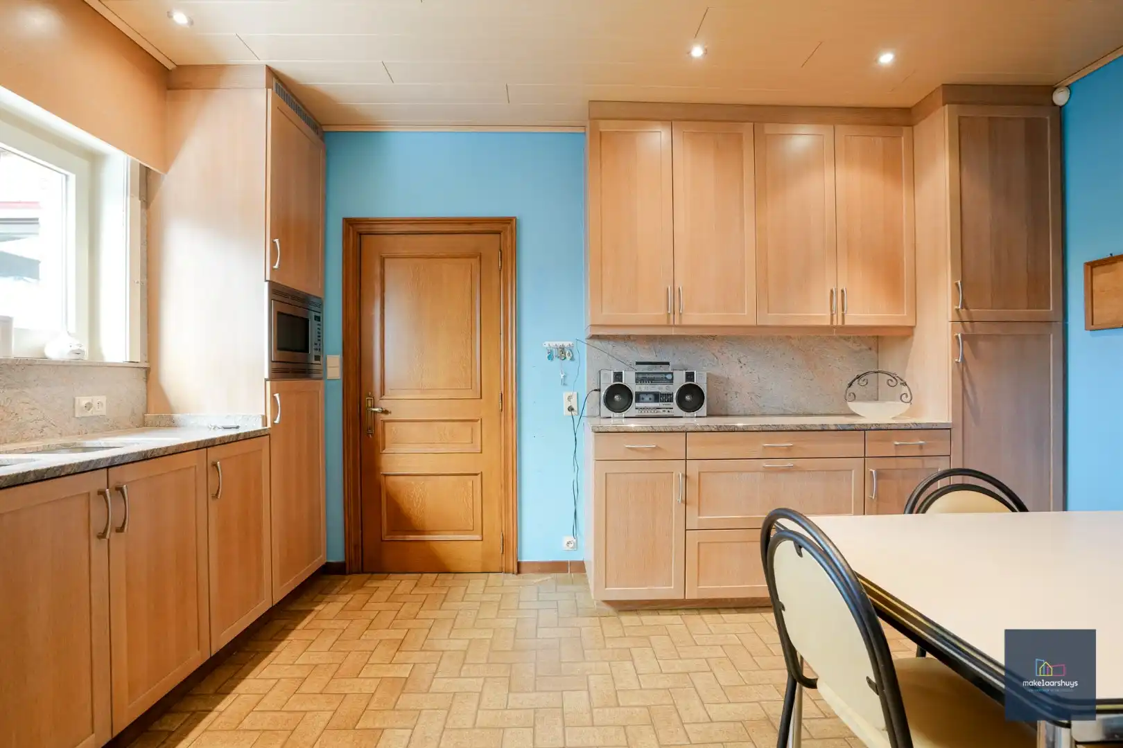 Ruime bungalow met garage op 1980m² grond  foto 9