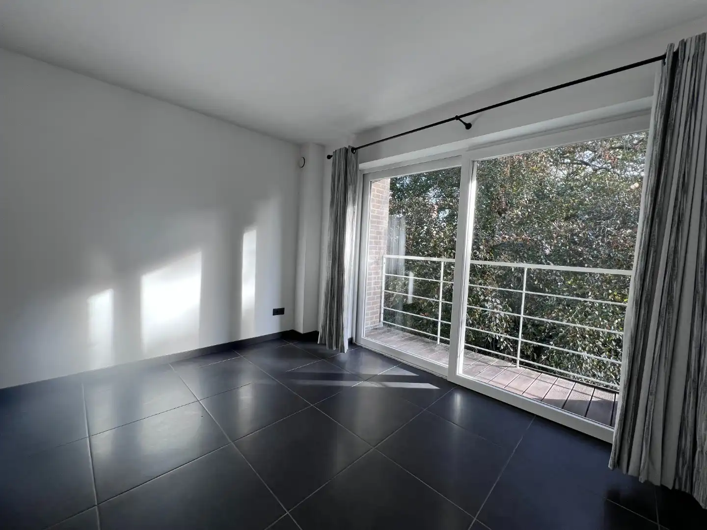 Lichtrijk 1-slaapkamer appartement in Moerbeke foto 7