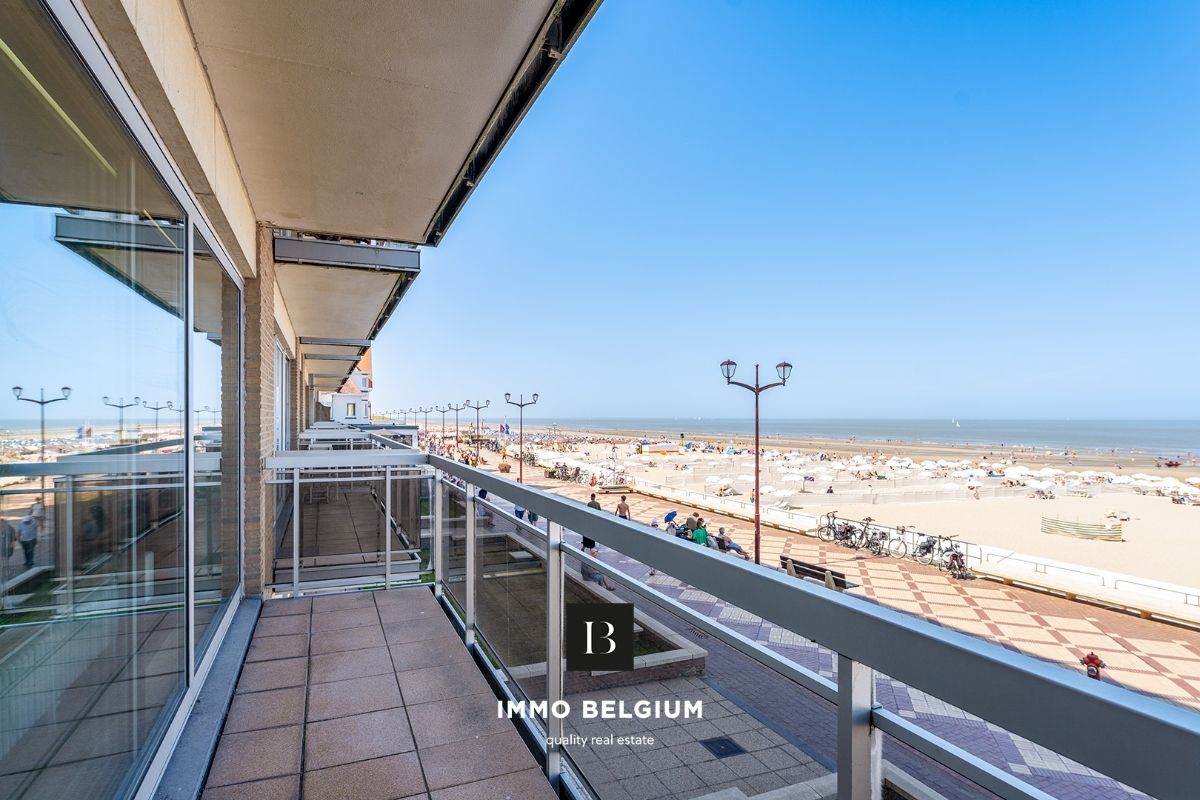 Ruim appartement op de zeedijk met 2 slaapkamers foto 6