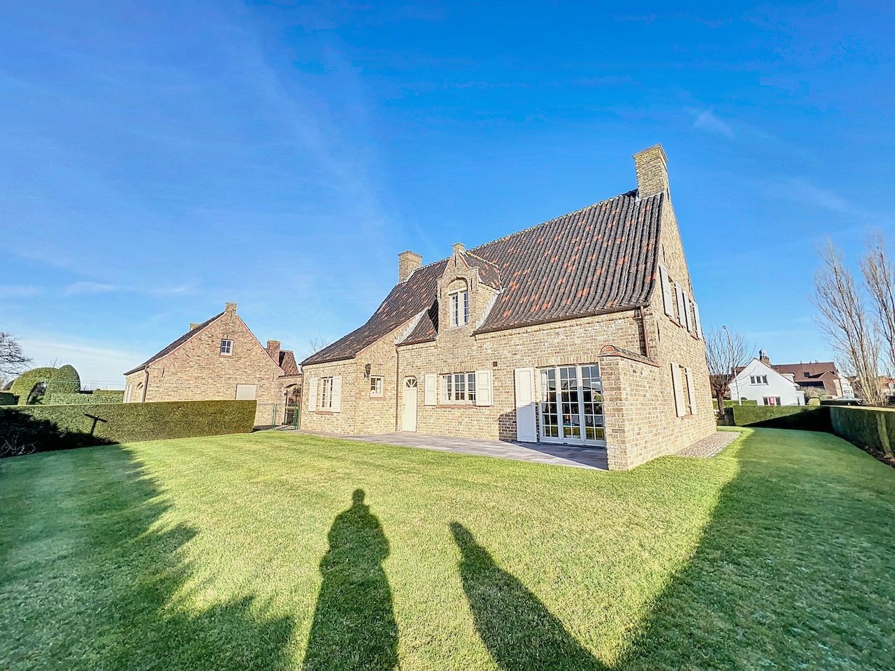 Goed onderhouden, ruime villa met prachtige tuin foto 2