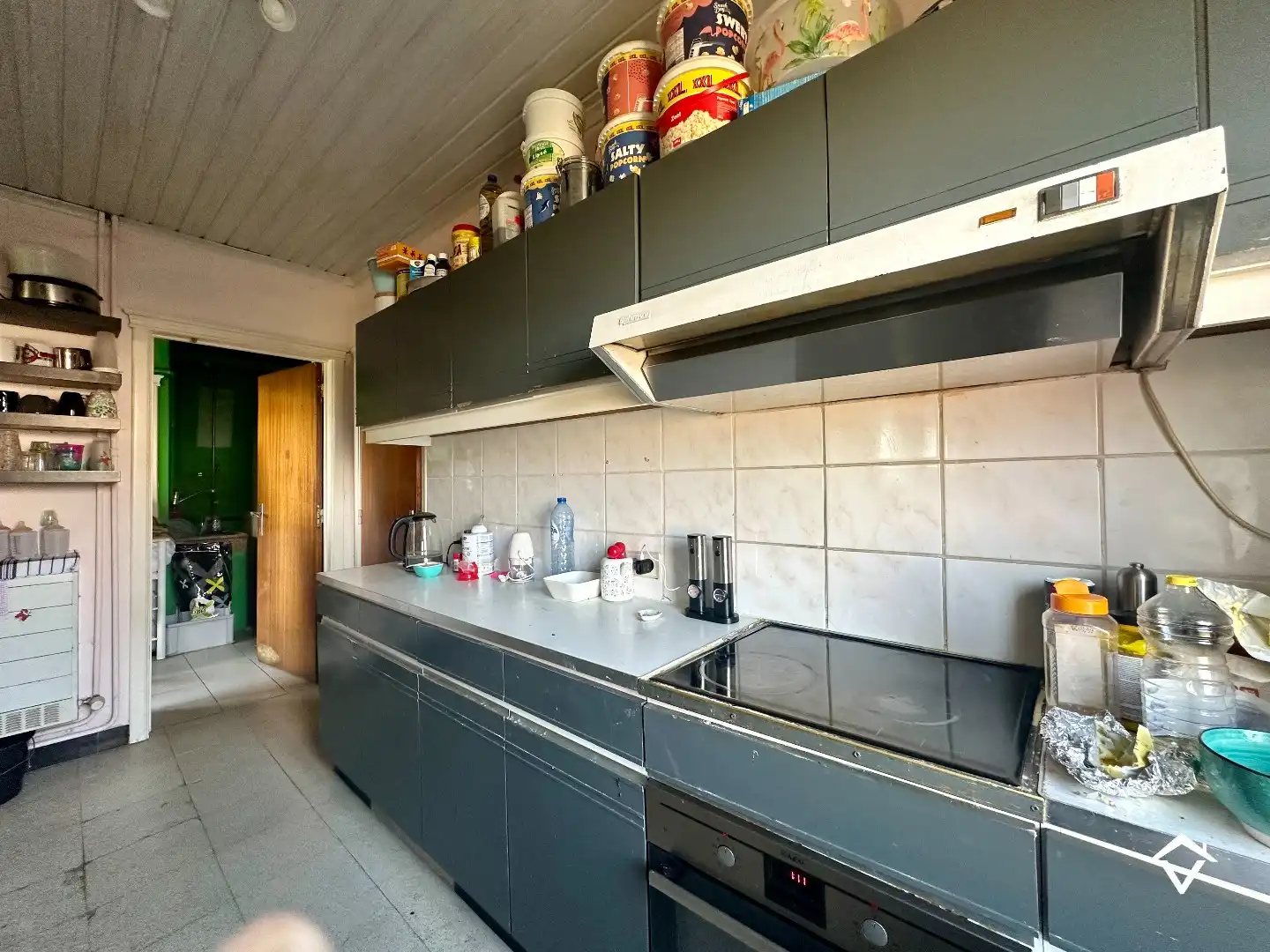 Ruime gezinswoning op perceel van 1126 m²  - tal van mogelijkheden! foto 8