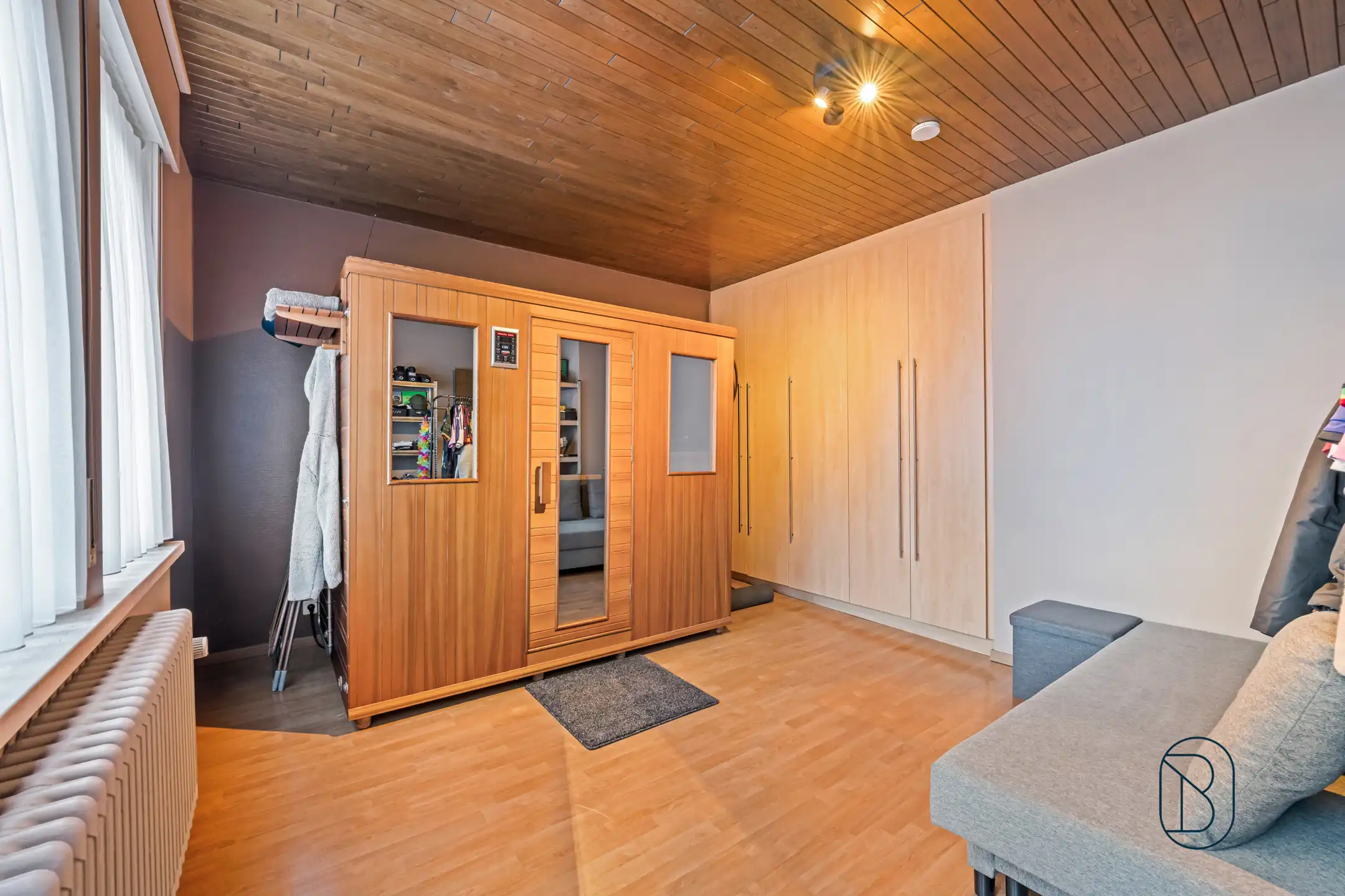 Topgelegen handelspand met woonst foto 20