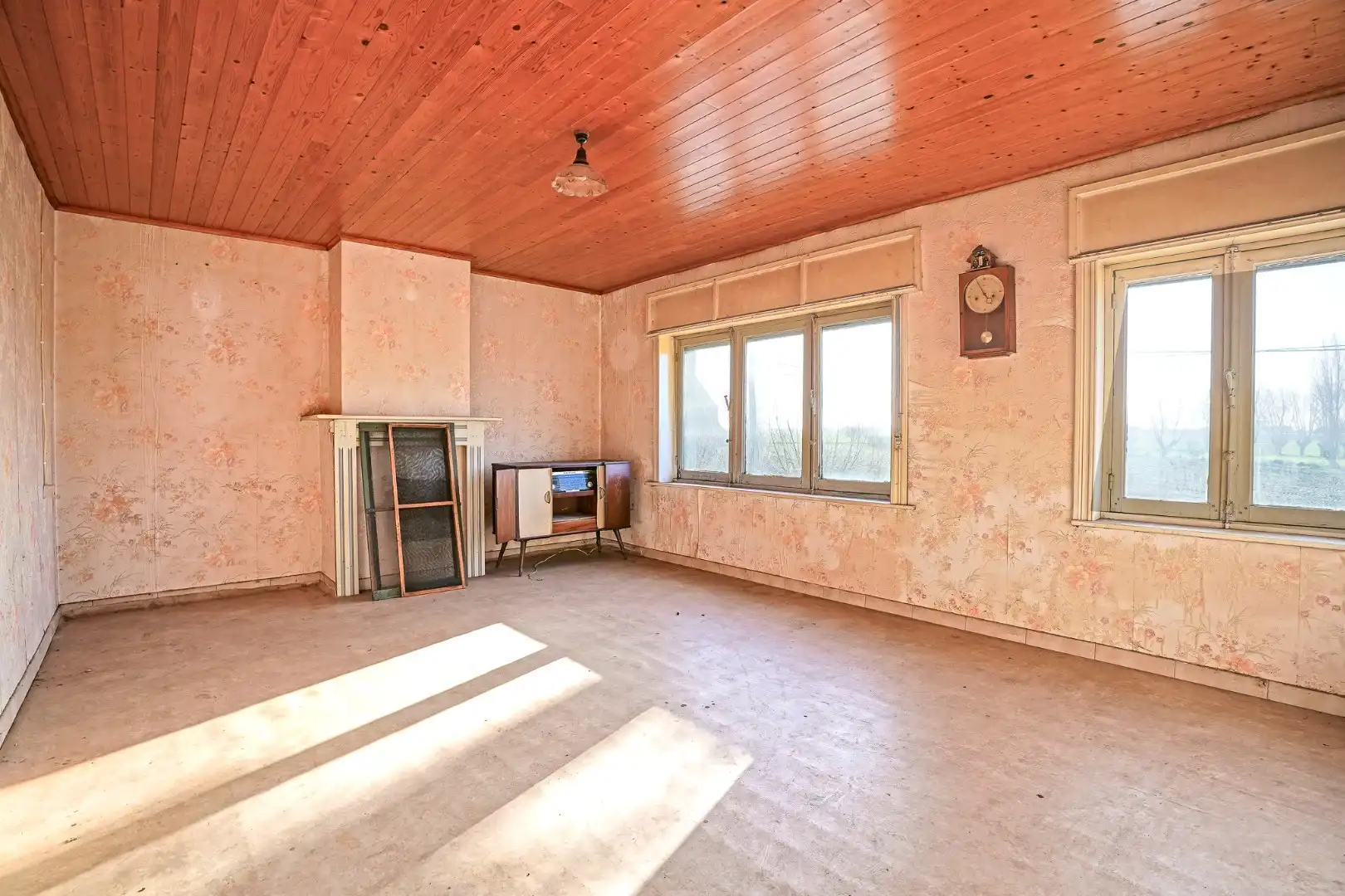 Te renoveren woning met 5 slaapkamers op 8.102 m²  te Diksmuide! foto 4