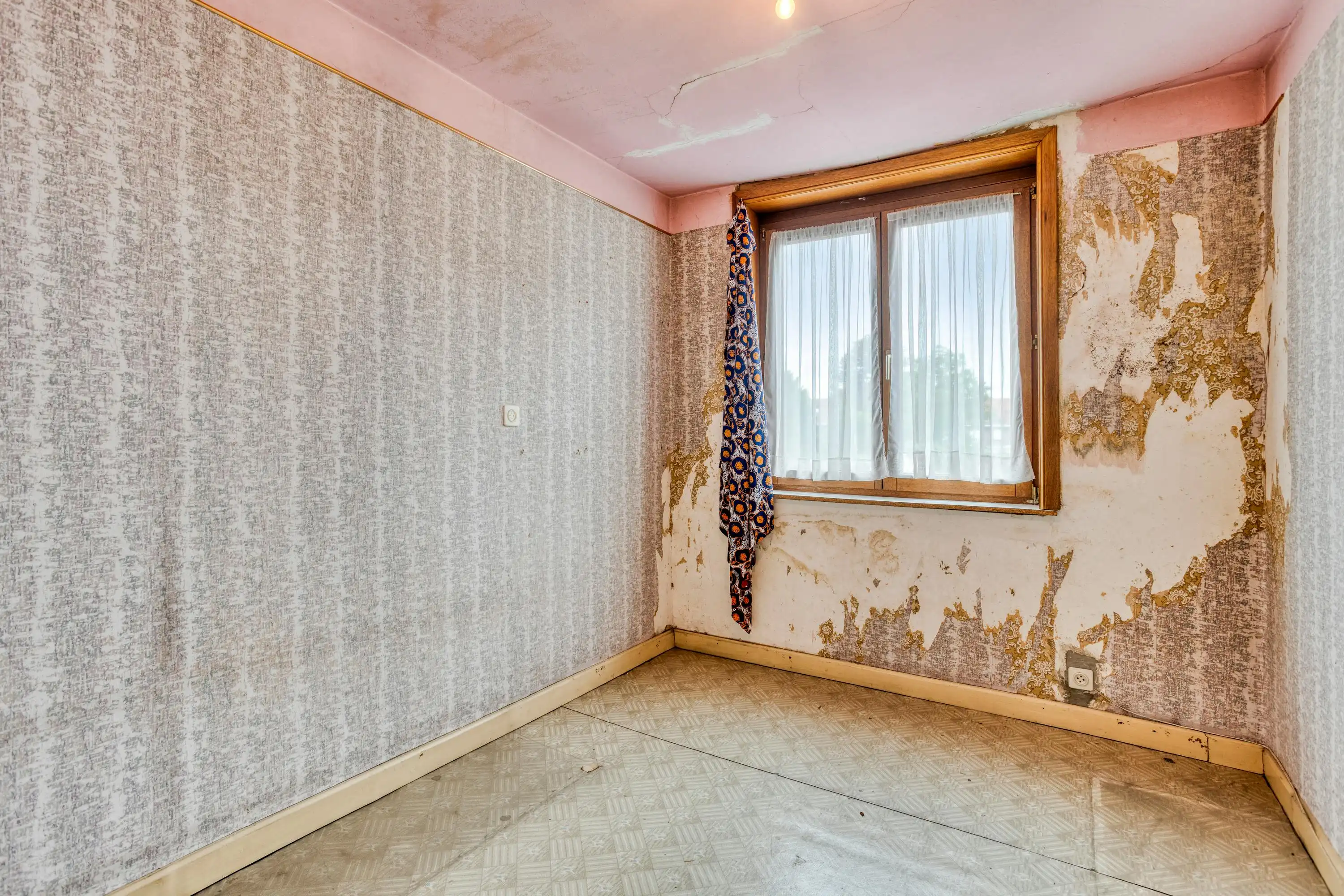 Karaktervolle renovatiewoning in Izegem met veel potentieel! foto 13