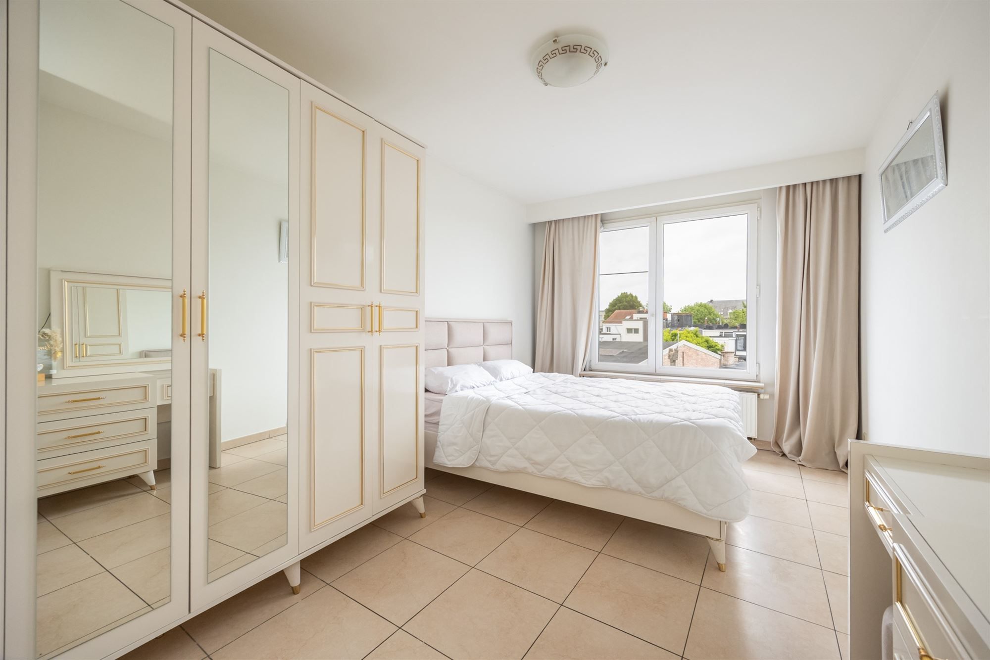 Instapklaar appartement met 2 slaapkamers in hartje Berchem foto 7