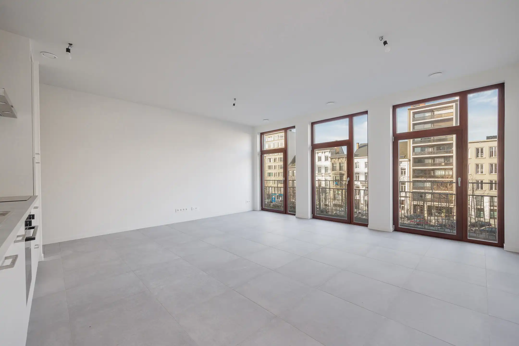 Recent nieuwbouwappartement met terras foto {{pictureIndex}}