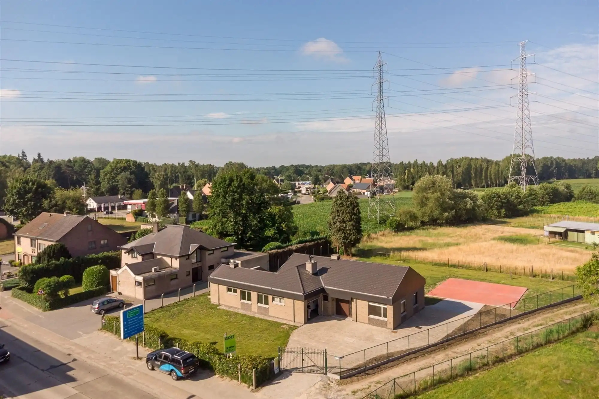Bungalow op perceel van ca 1824m² in het groen foto 32