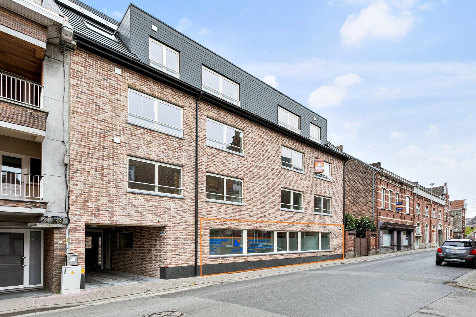 Bemeubeld nieuwbouwappartement met garage foto 9