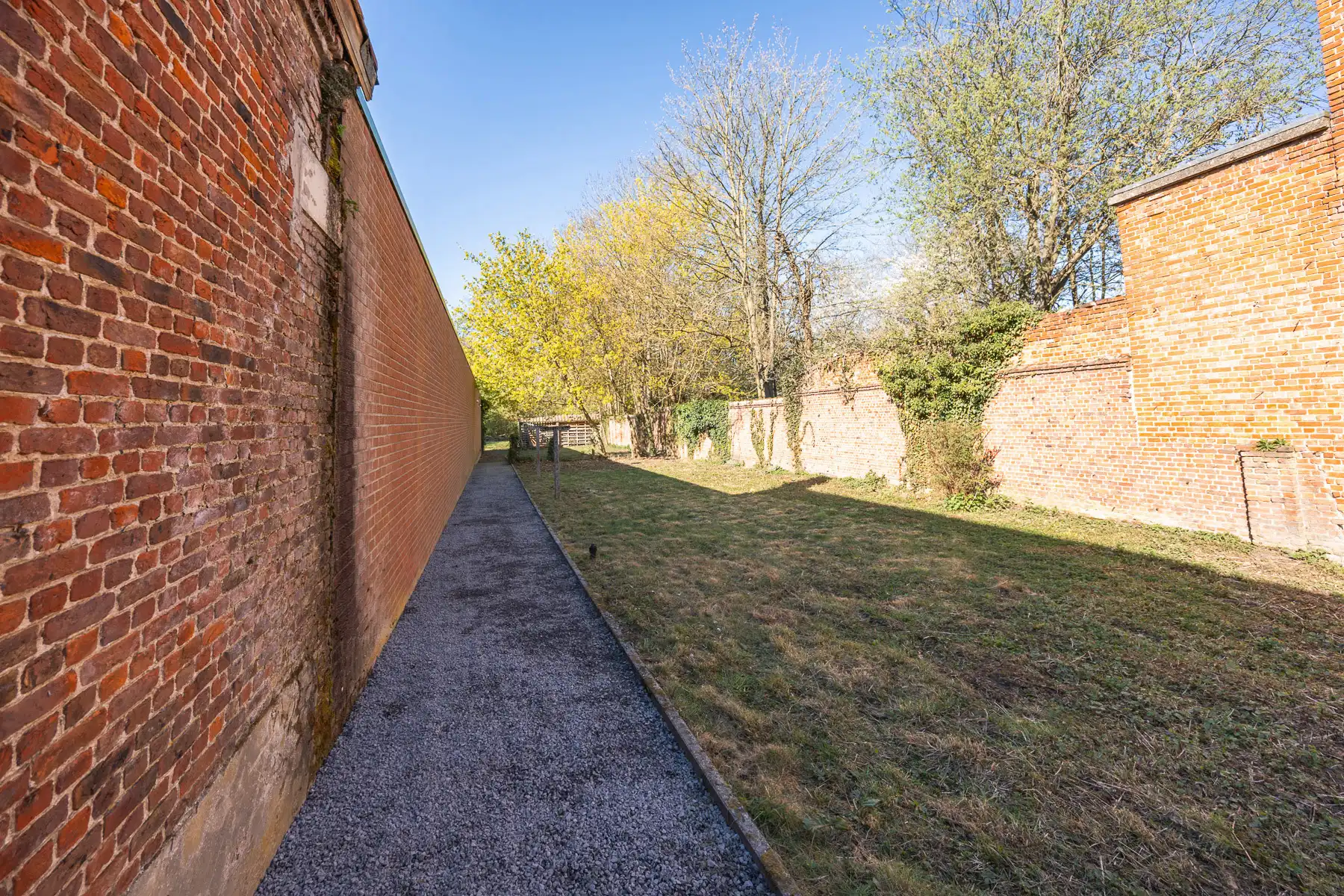 Ruime, karaktervolle renovatiewoning met centrale ligging foto 22