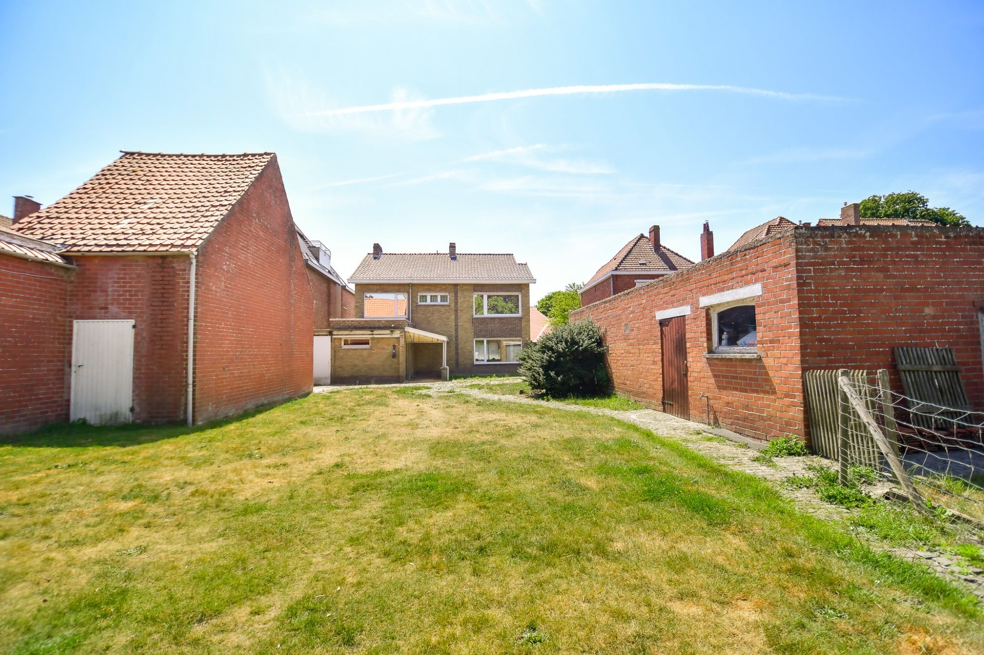 | BEZOEKMOMENT 14/06 van 12u - 14u | STATIGE en ruime woning in het centrum van Oedelem op 1076m² foto 3