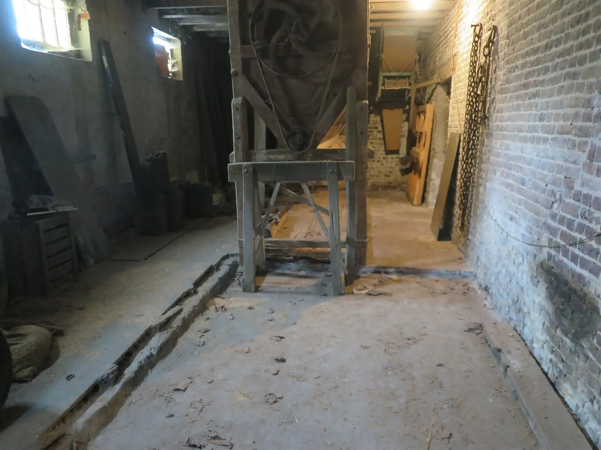 Unieke leegstaande Opslagruimte te Waarschoot foto 6