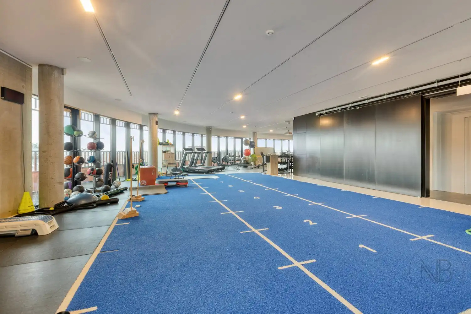 Instapklaar bedrijfsruimte van ca. 420 m² in het Botta-gebouw foto 3